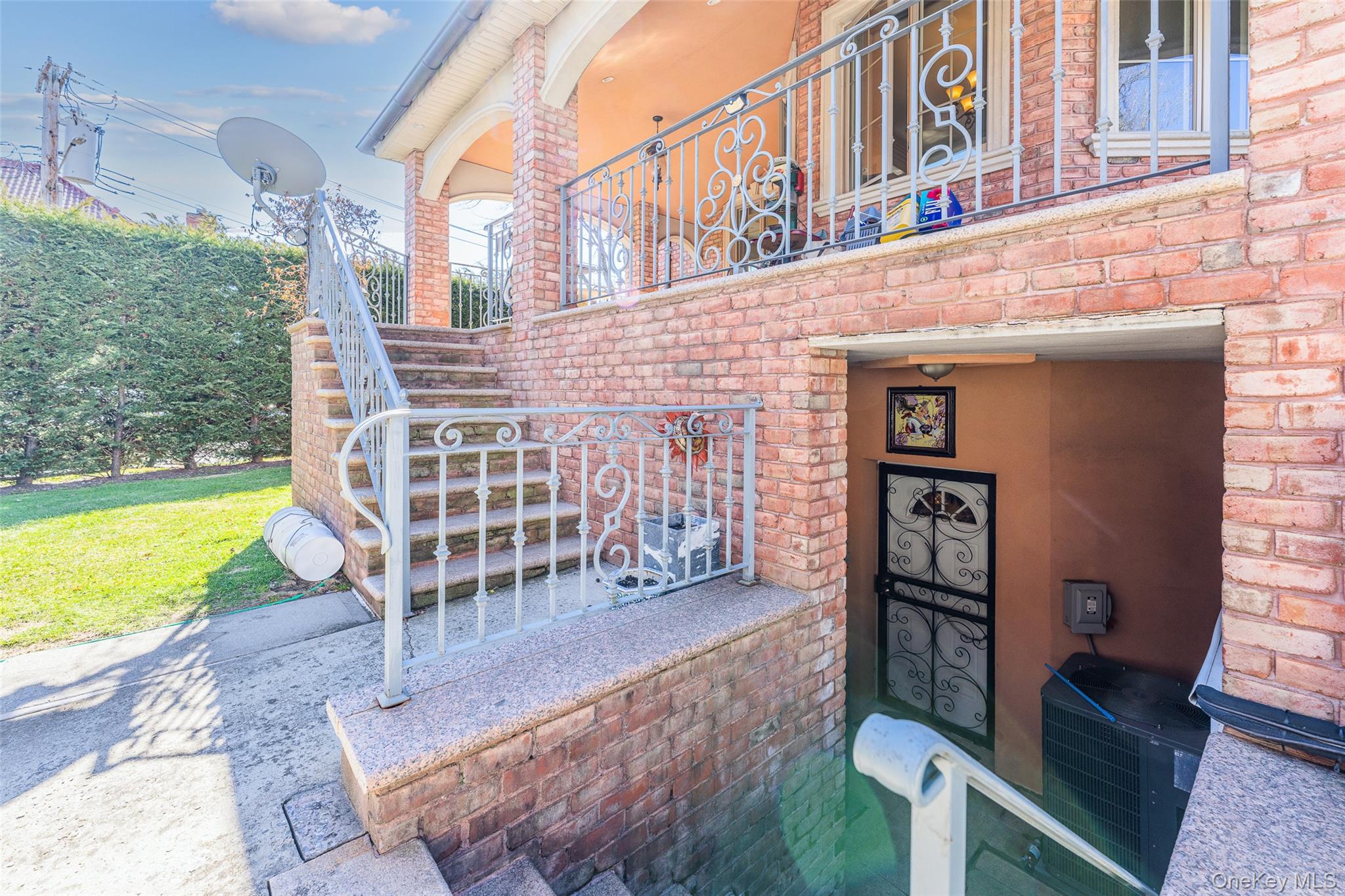 #8 photo, 16003 Cryders Lane, কুইন্‌স Whitestone , NY 11357