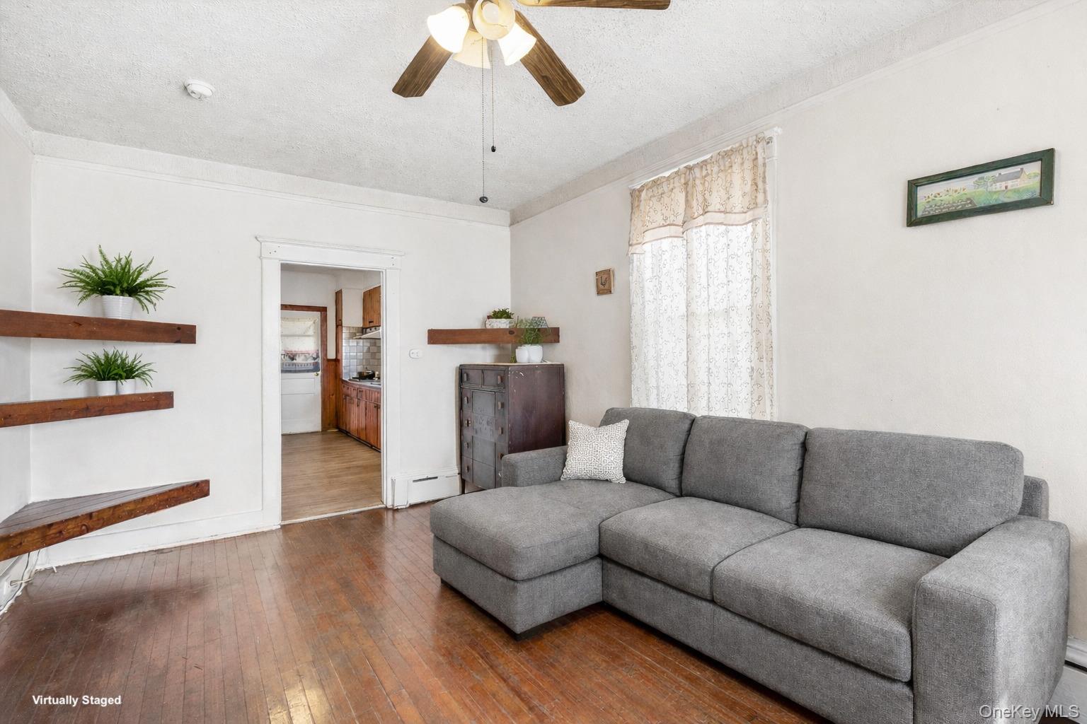 #2 photo, 37 Lake Avenue, সাফোক কাউন্টি Riverside , NY 11901