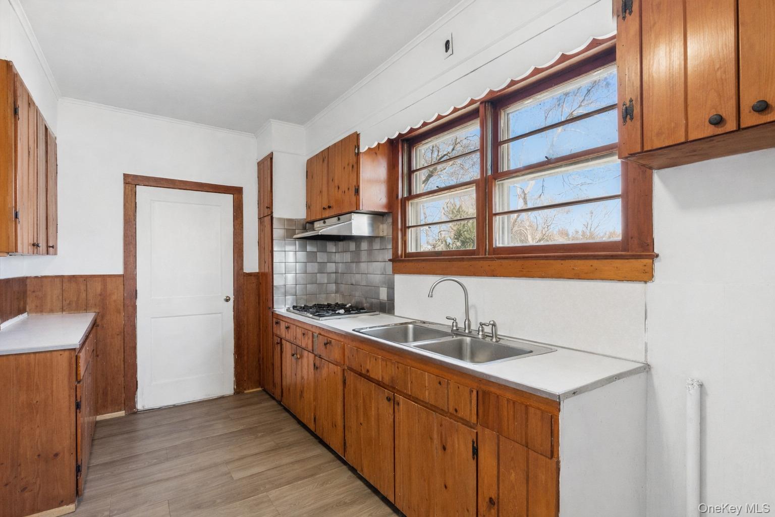 #5 photo, 37 Lake Avenue, সাফোক কাউন্টি Riverside , NY 11901