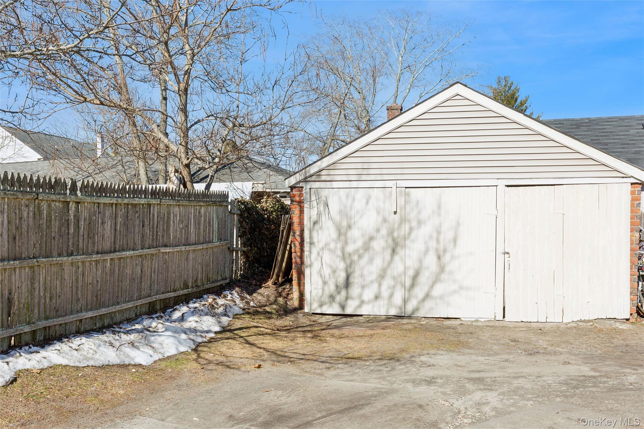 #9 photo, 37 Lake Avenue, সাফোক কাউন্টি Riverside , NY 11901