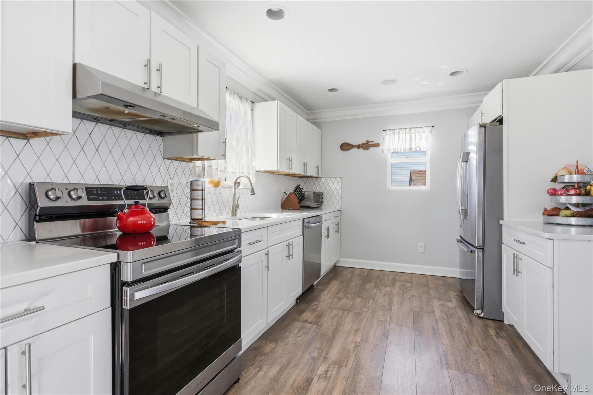 #8 photo, 254 40th Street, সাফোক কাউন্টি Copiague , NY 11726