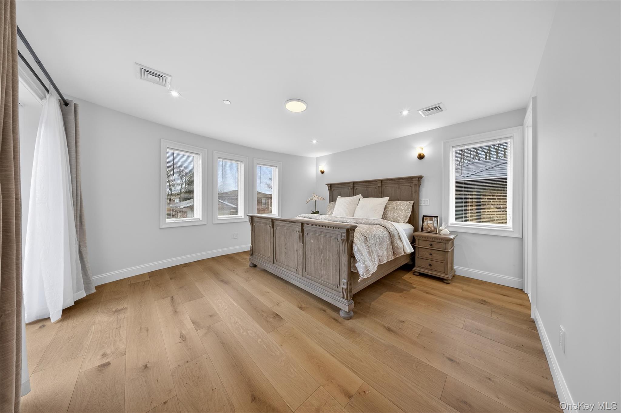 #14 photo, 14-09 133RD Place, কুইন্‌স College Point , NY 11356