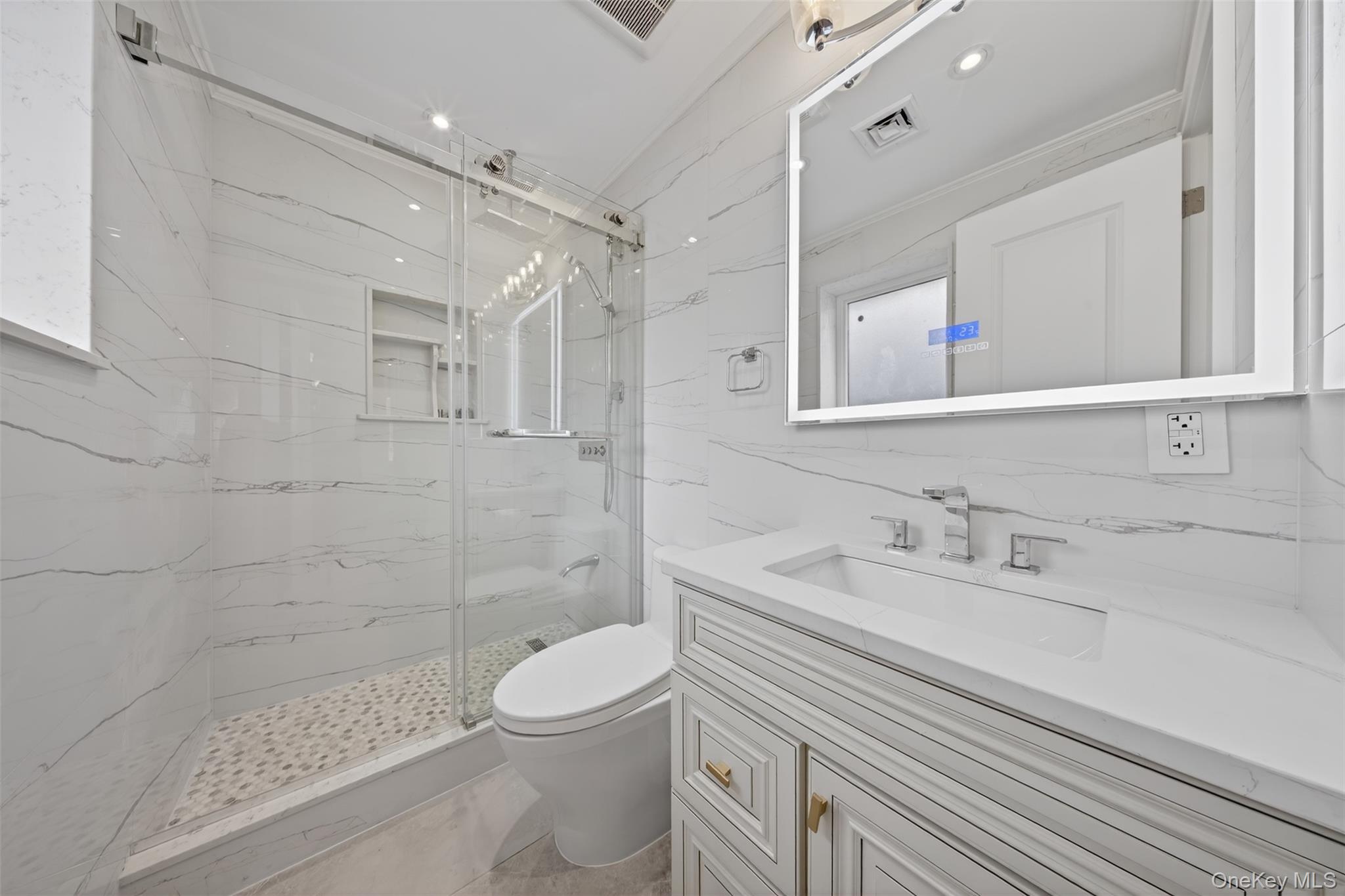 #17 photo, 14-09 133RD Place, কুইন্‌স College Point , NY 11356