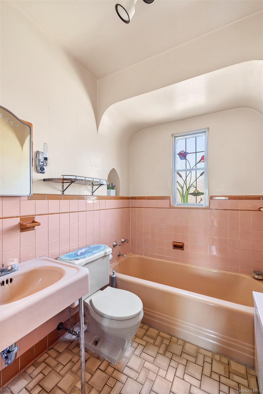 #13 photo, 7709 82nd Street, Glendale , NY 11385