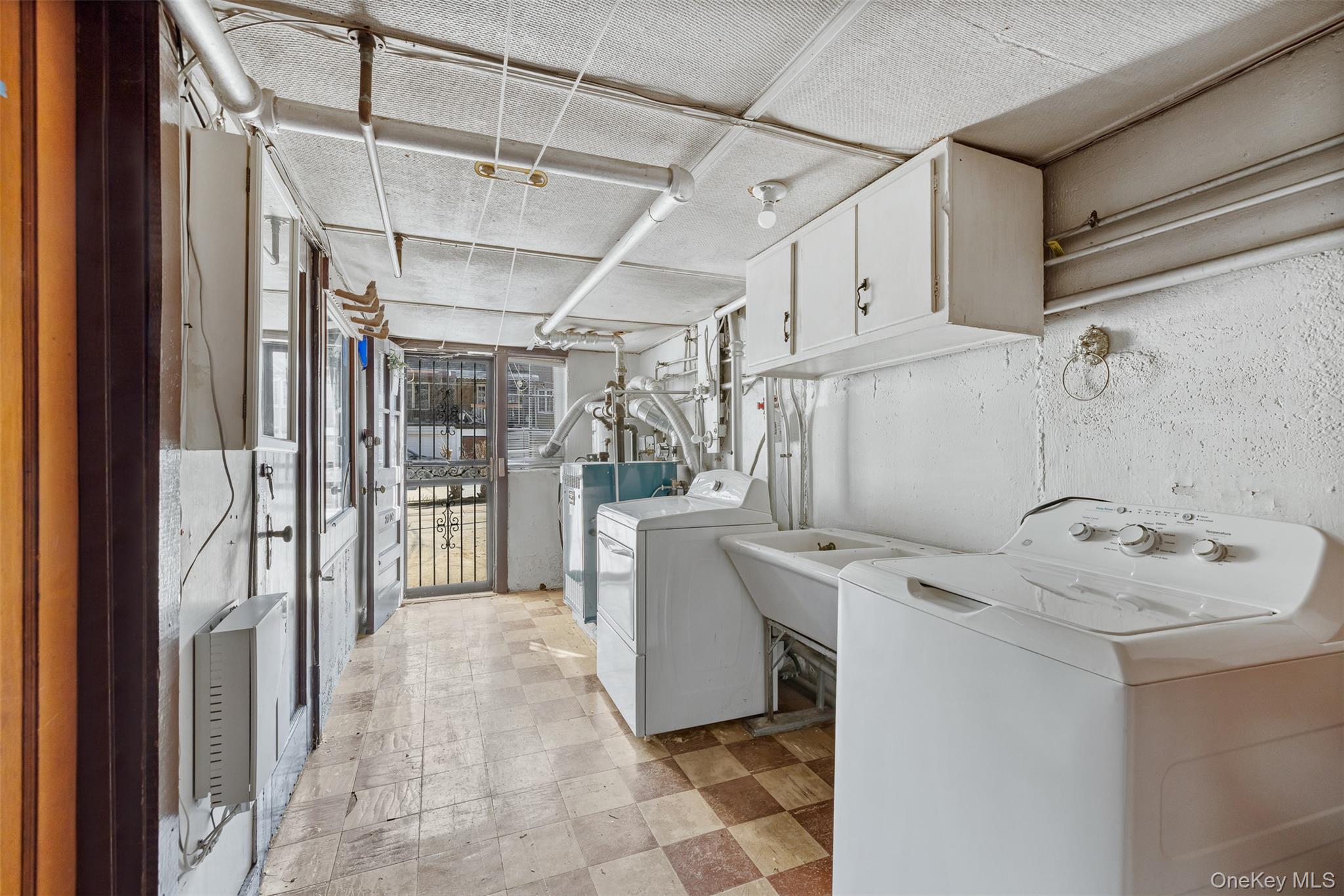 #18 photo, 7709 82nd Street, Glendale , NY 11385