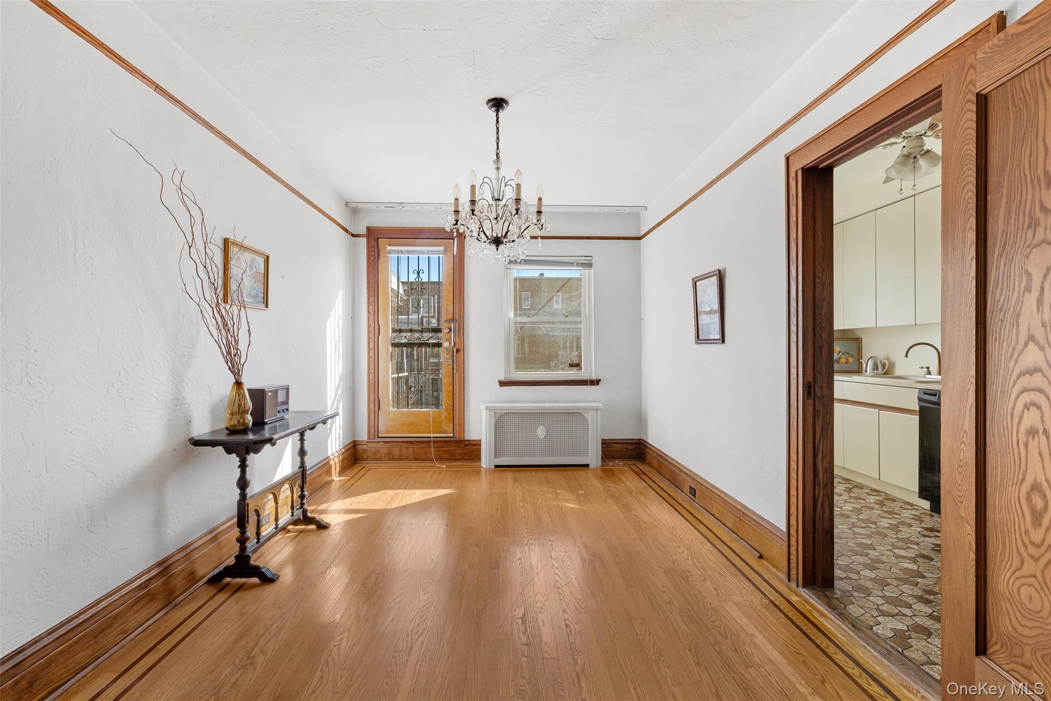 #8 photo, 7709 82nd Street, Glendale , NY 11385