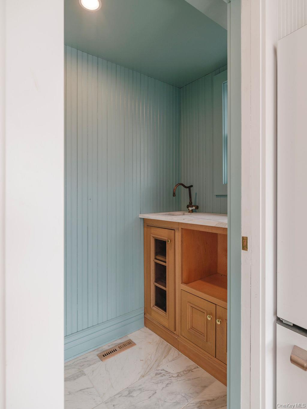 #10 photo, 7220 Main Road, East Marion , NY 11939