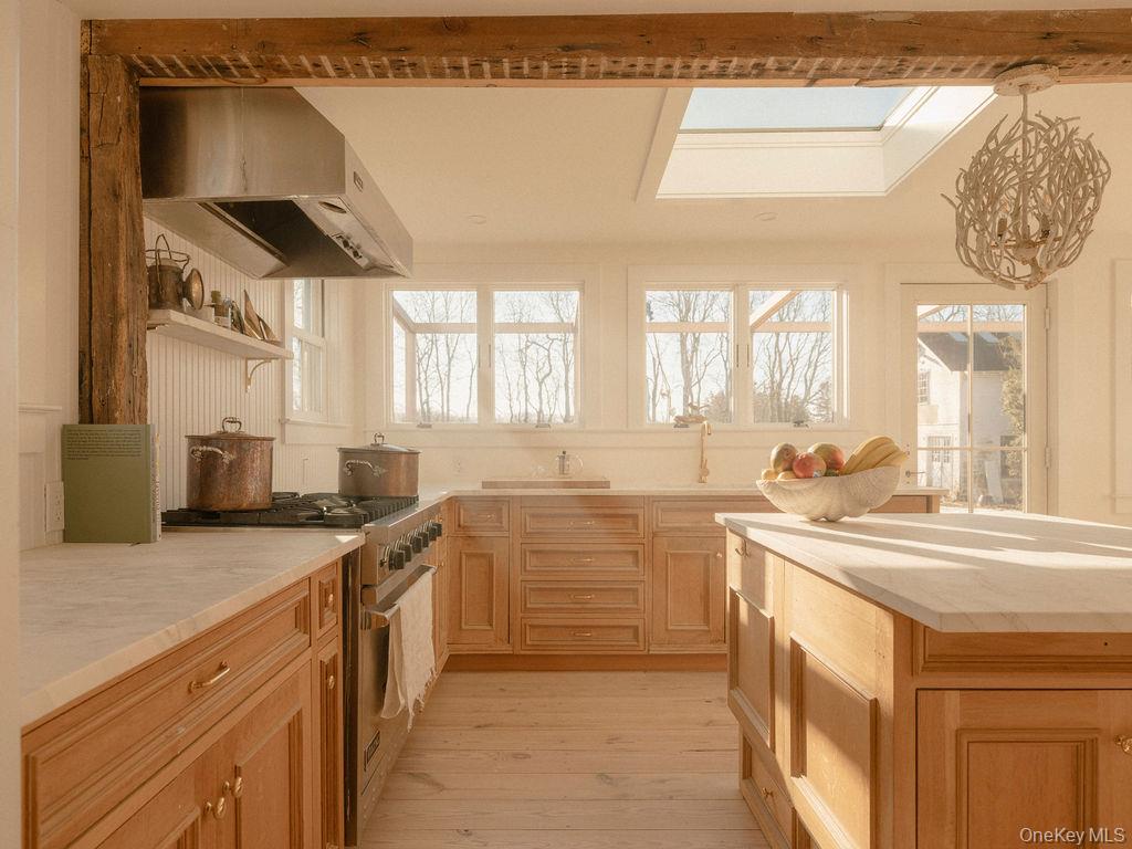 #12 photo, 7220 Main Road, East Marion , NY 11939