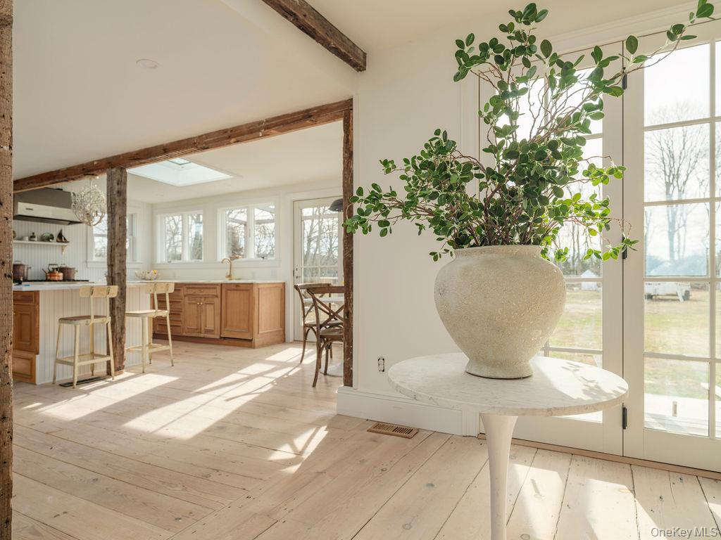 #16 photo, 7220 Main Road, East Marion , NY 11939