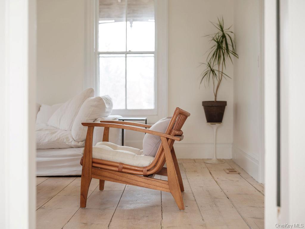 #20 photo, 7220 Main Road, East Marion , NY 11939