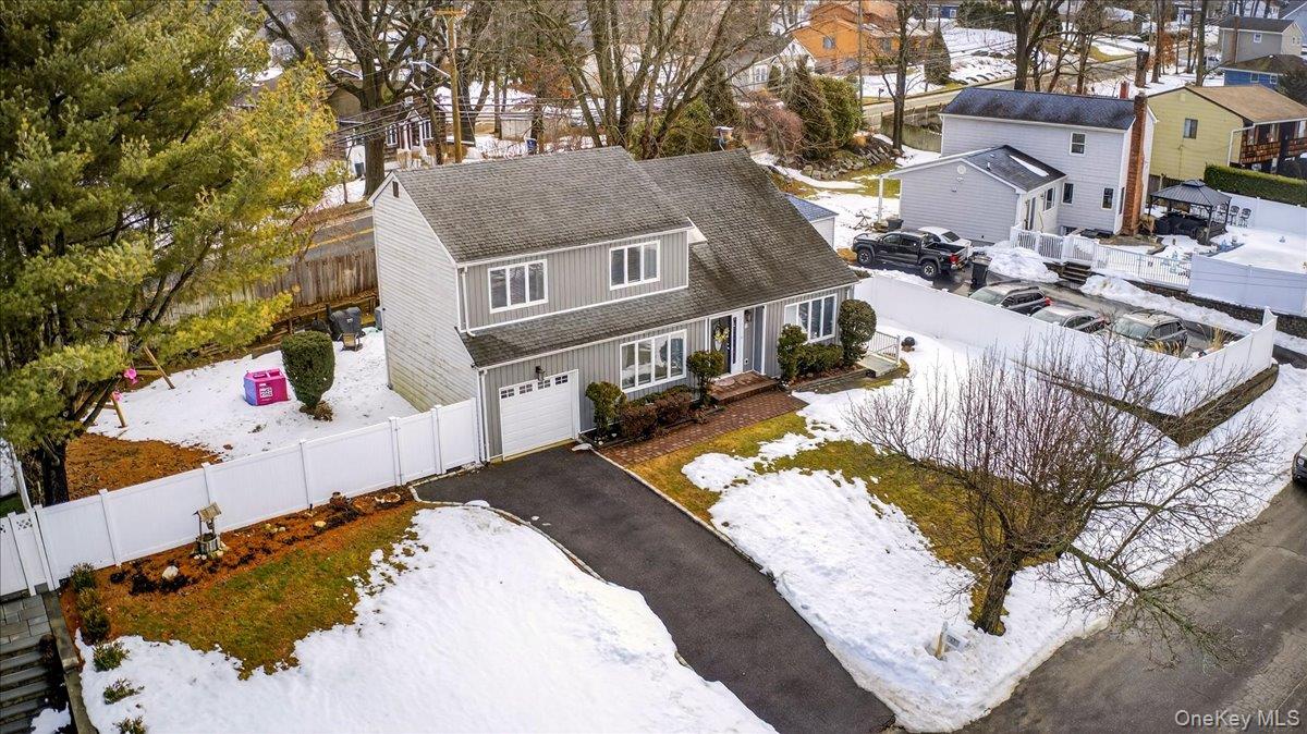 #2 photo, 111 Aspen Road, সাফোক কাউন্টি Kings Park , NY 11754