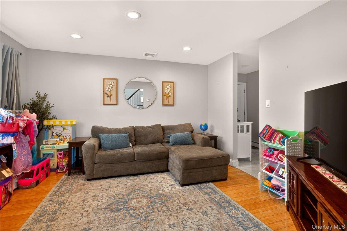 #8 photo, 111 Aspen Road, সাফোক কাউন্টি Kings Park , NY 11754