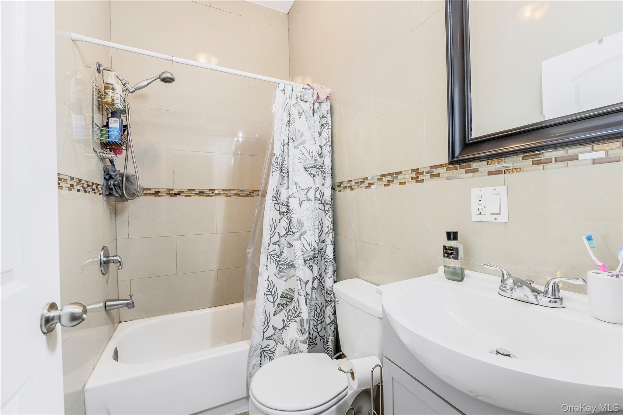 #8 photo, 621 Faile Street, Bronx , NY 10474