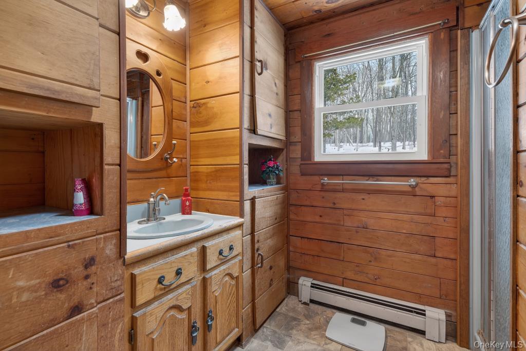 #19 photo, 6 Dickinson Drive, Warwick , NY 10990