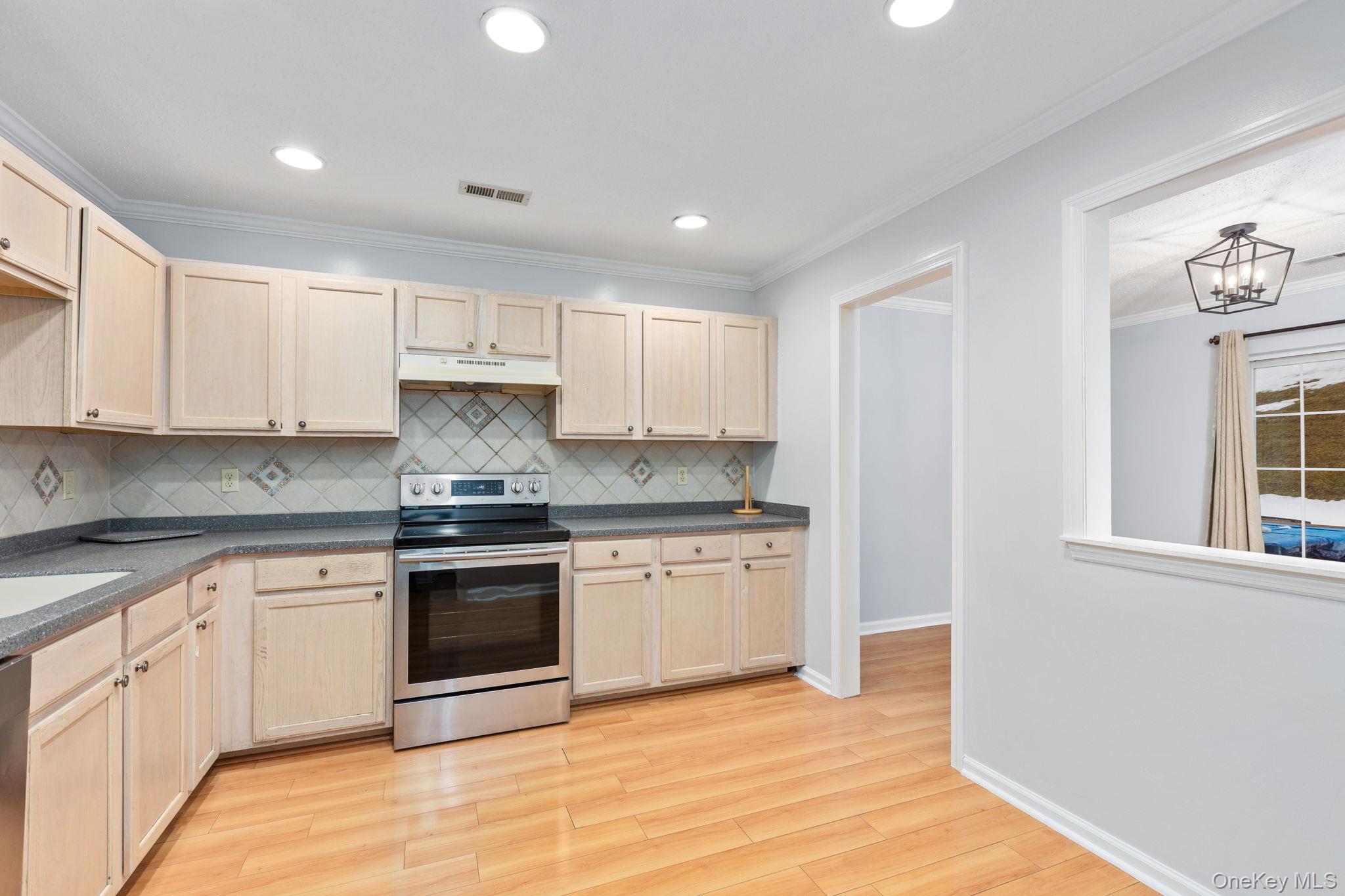 #4 photo, 104 Sparrow Ridge Road, Carmel , NY 10512