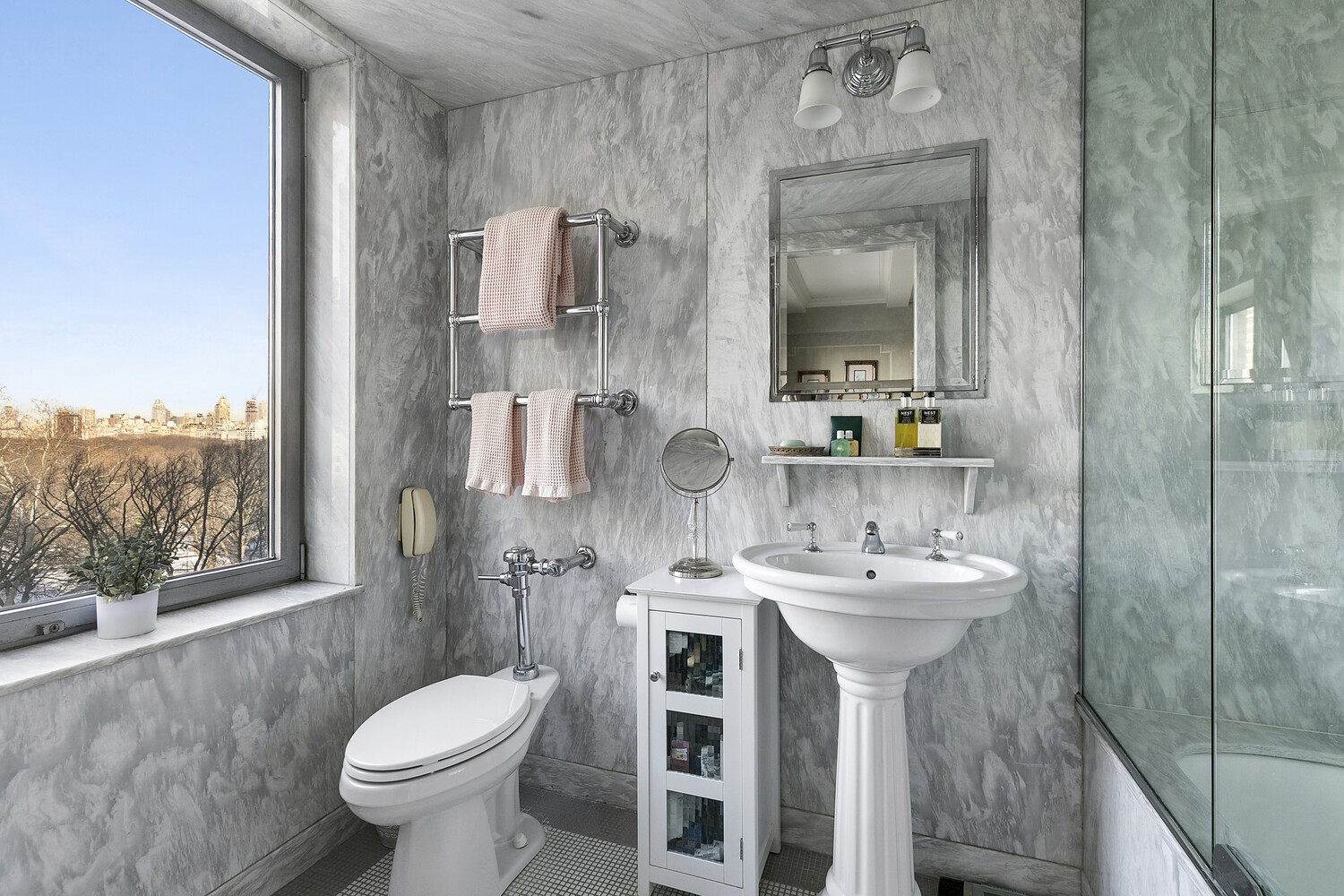 #12 photo, New York City, 맨해튼 Central Park South , NY 10019