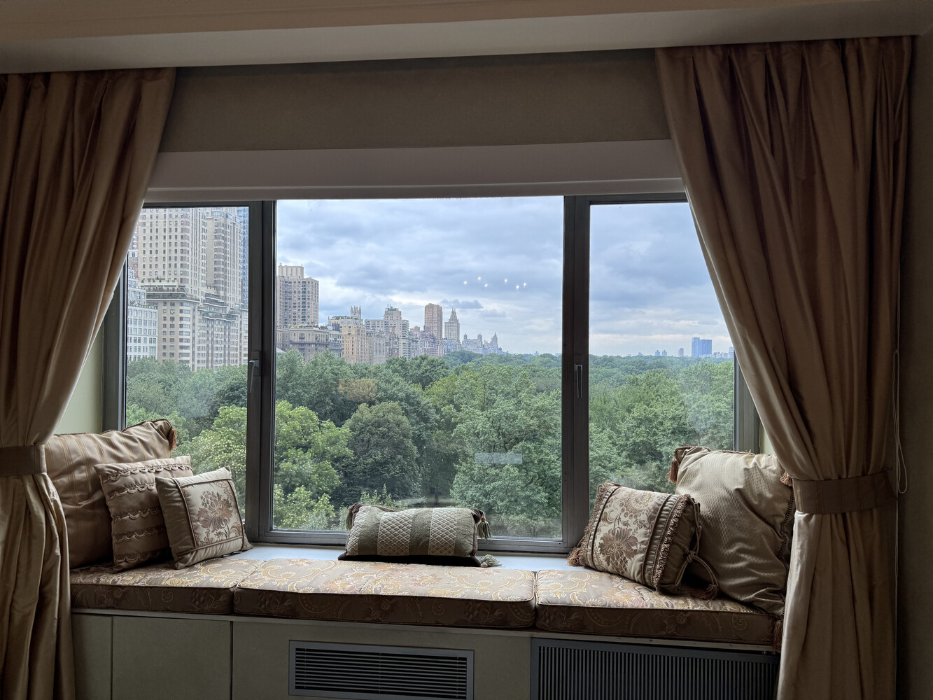 #16 photo, New York City, 맨해튼 Central Park South , NY 10019