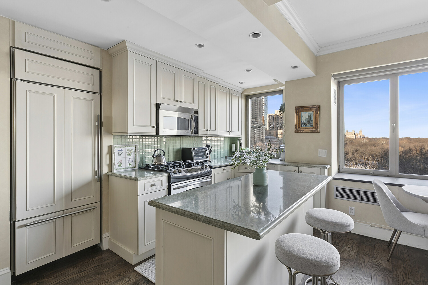 #6 photo, New York City, 맨해튼 Central Park South , NY 10019