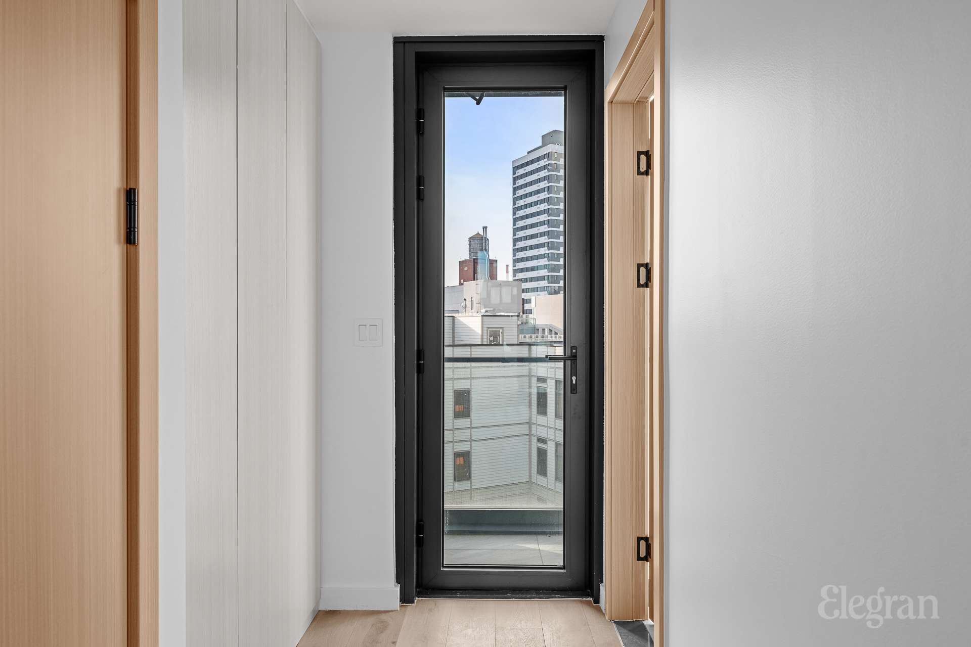 #15 photo, 42-62 Hunter Street, कुईंस Long Island City , NY 11101