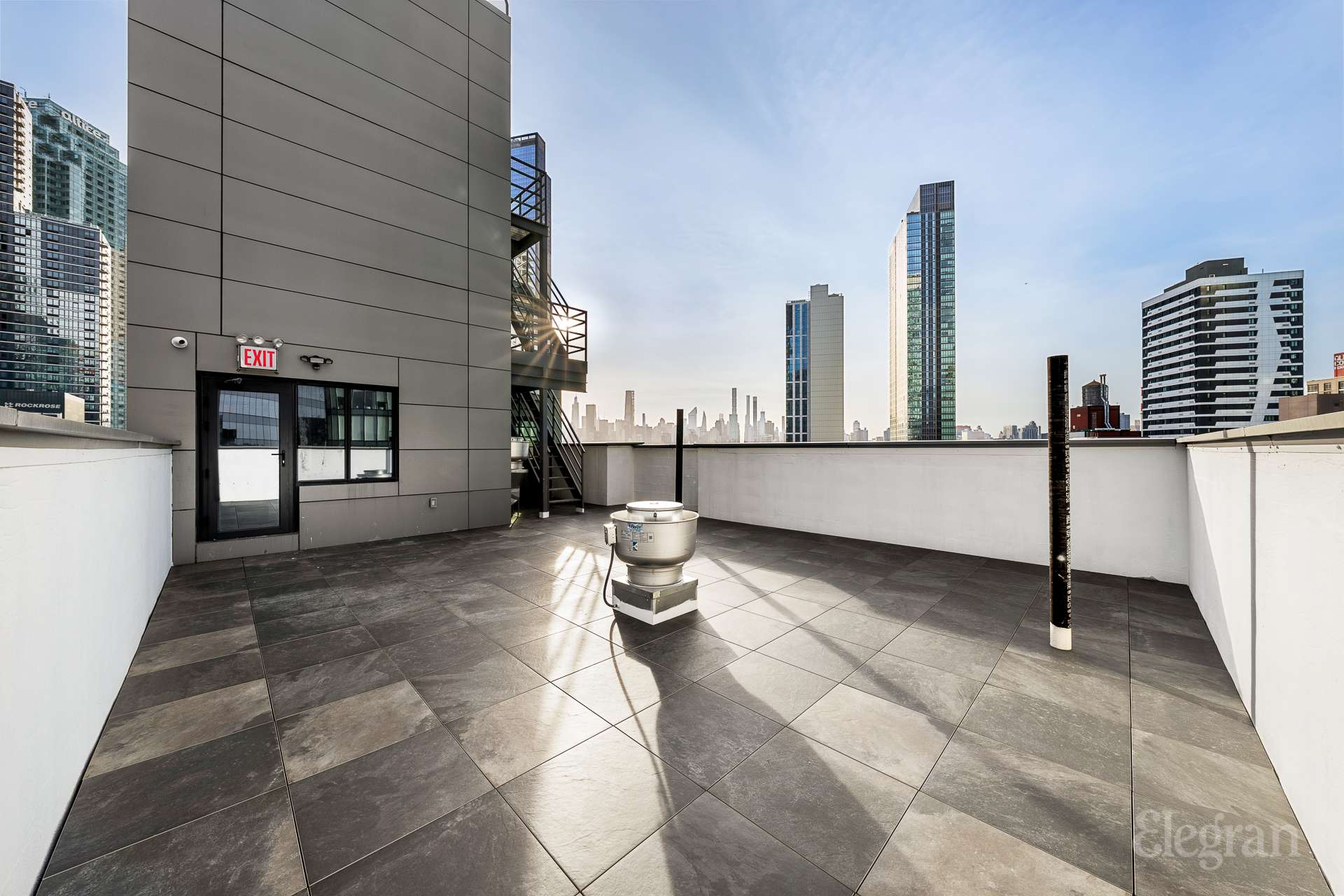 #20 photo, 42-62 Hunter Street, कुईंस Long Island City , NY 11101