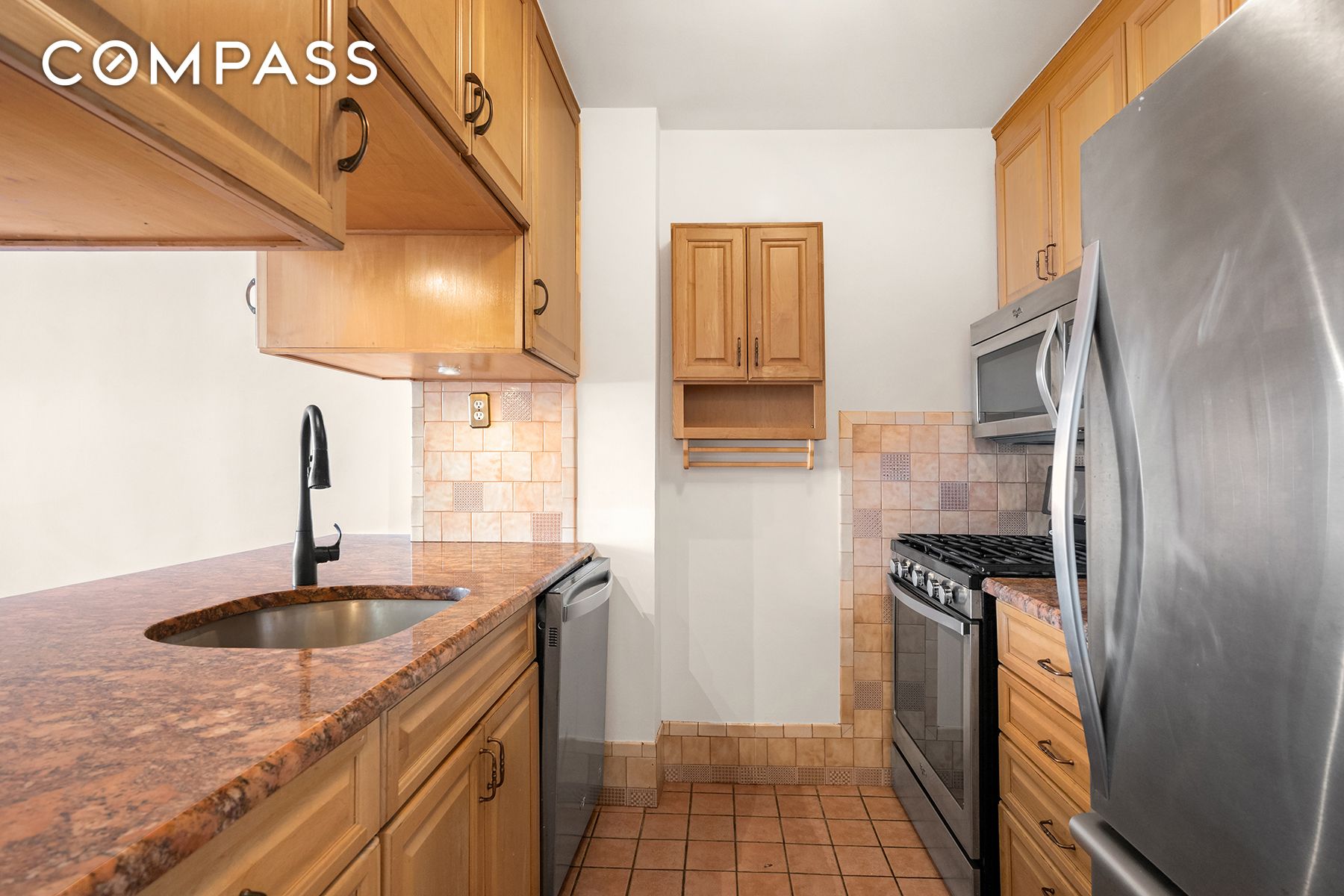 #4 photo, 275 W 96th Street, Upper West Side , NY 10025