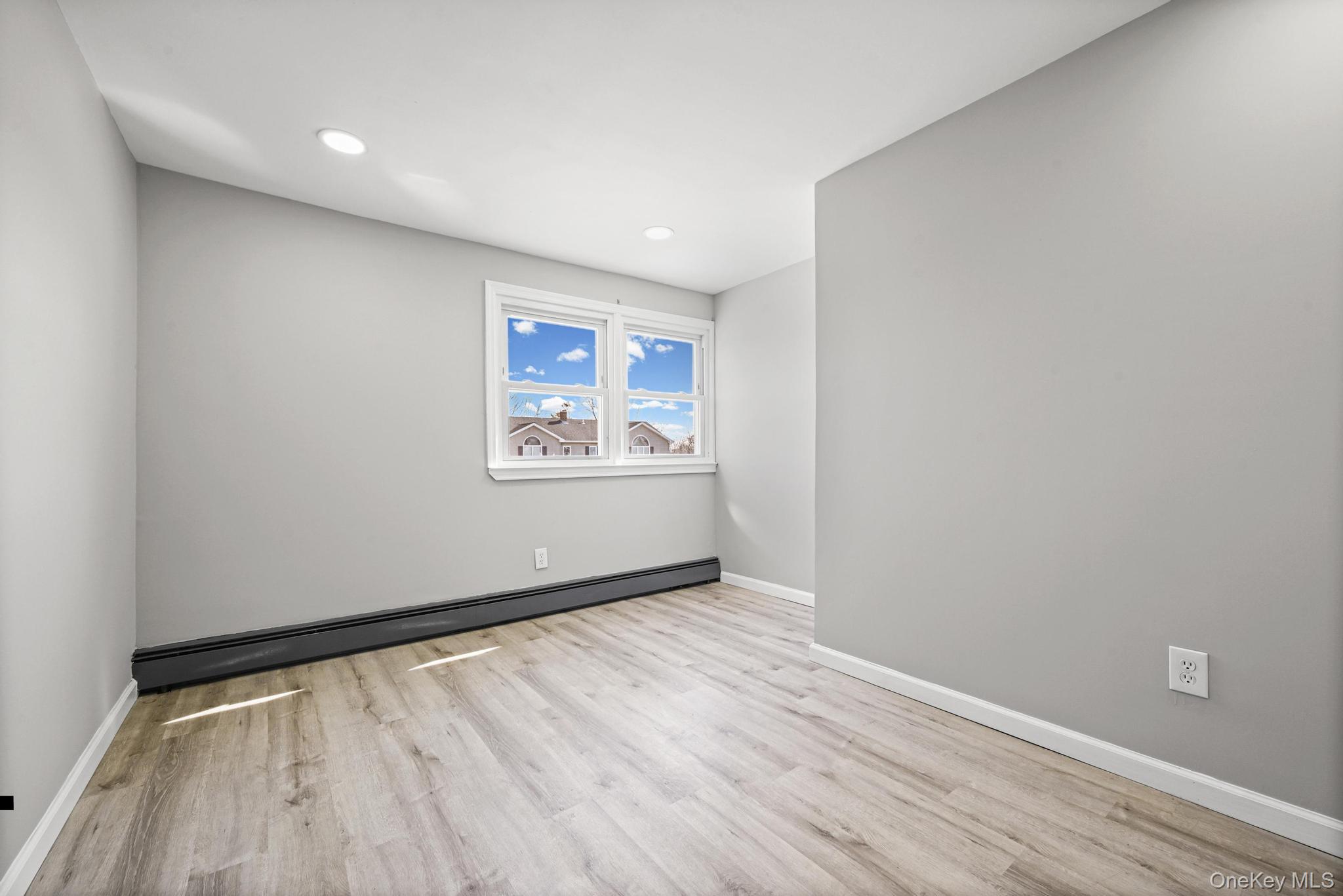 #11 photo, 28 Candle Lane, 長島 Levittown , NY 11756