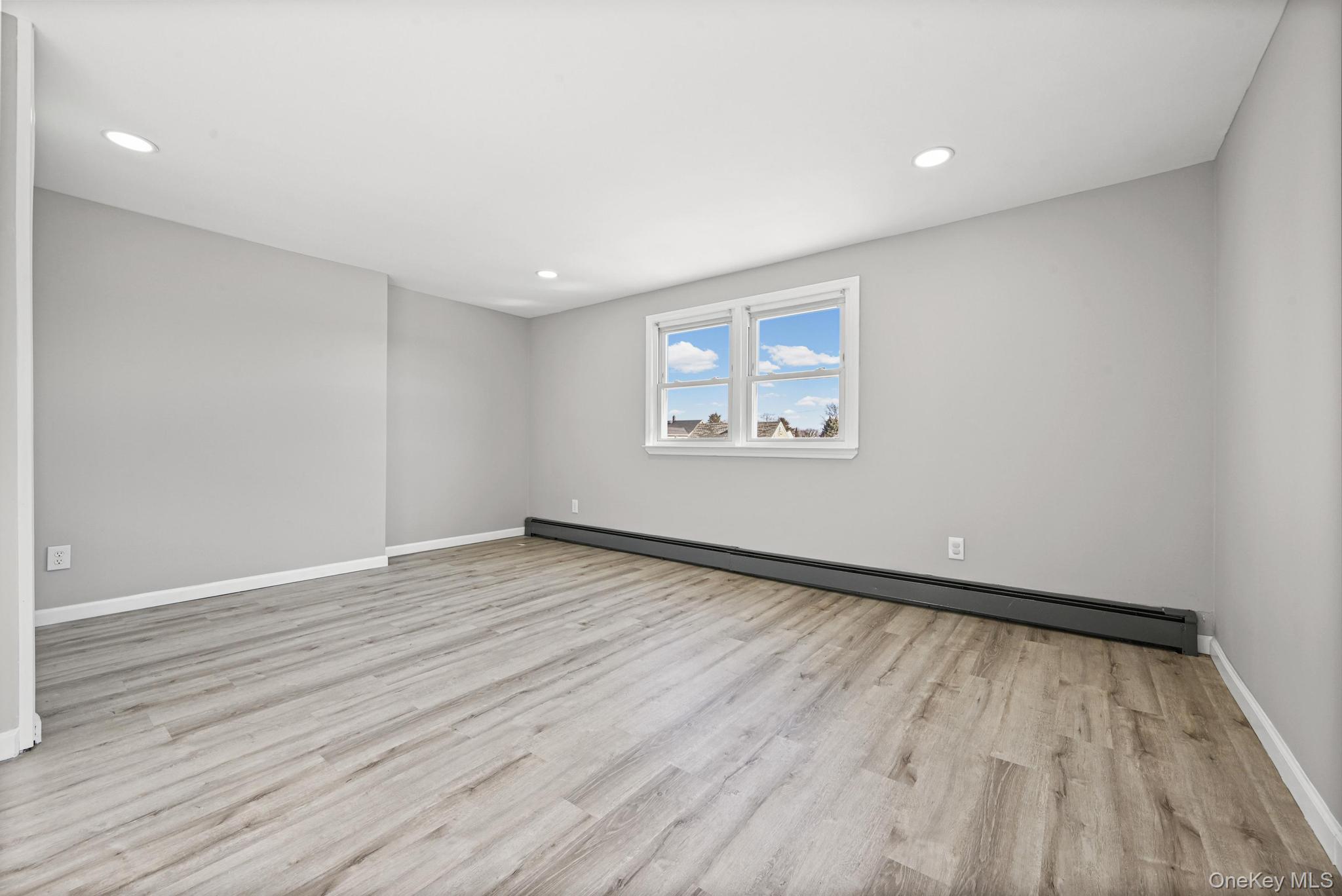 #12 photo, 28 Candle Lane, 長島 Levittown , NY 11756