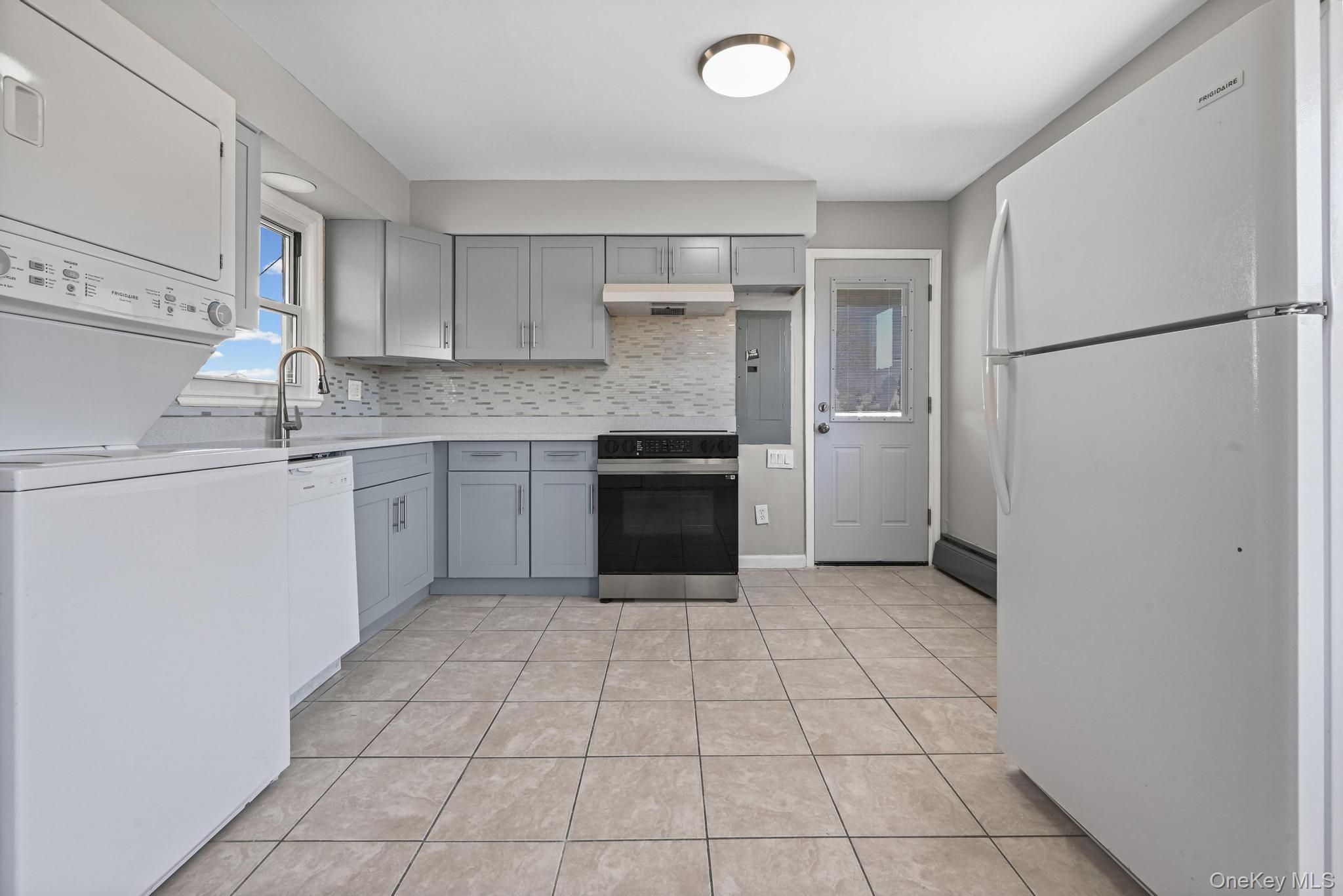 #5 photo, 28 Candle Lane, 長島 Levittown , NY 11756