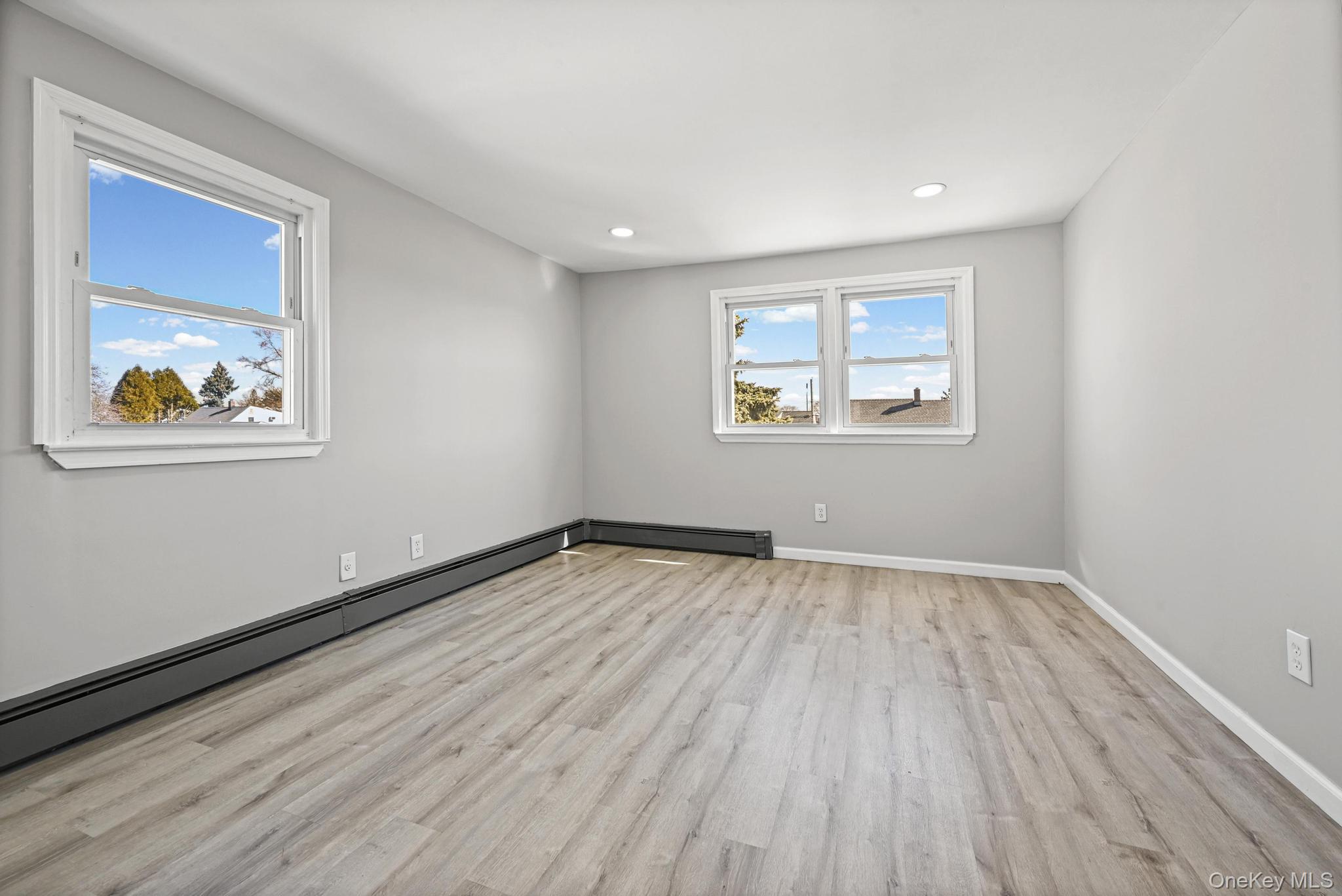 #9 photo, 28 Candle Lane, 長島 Levittown , NY 11756