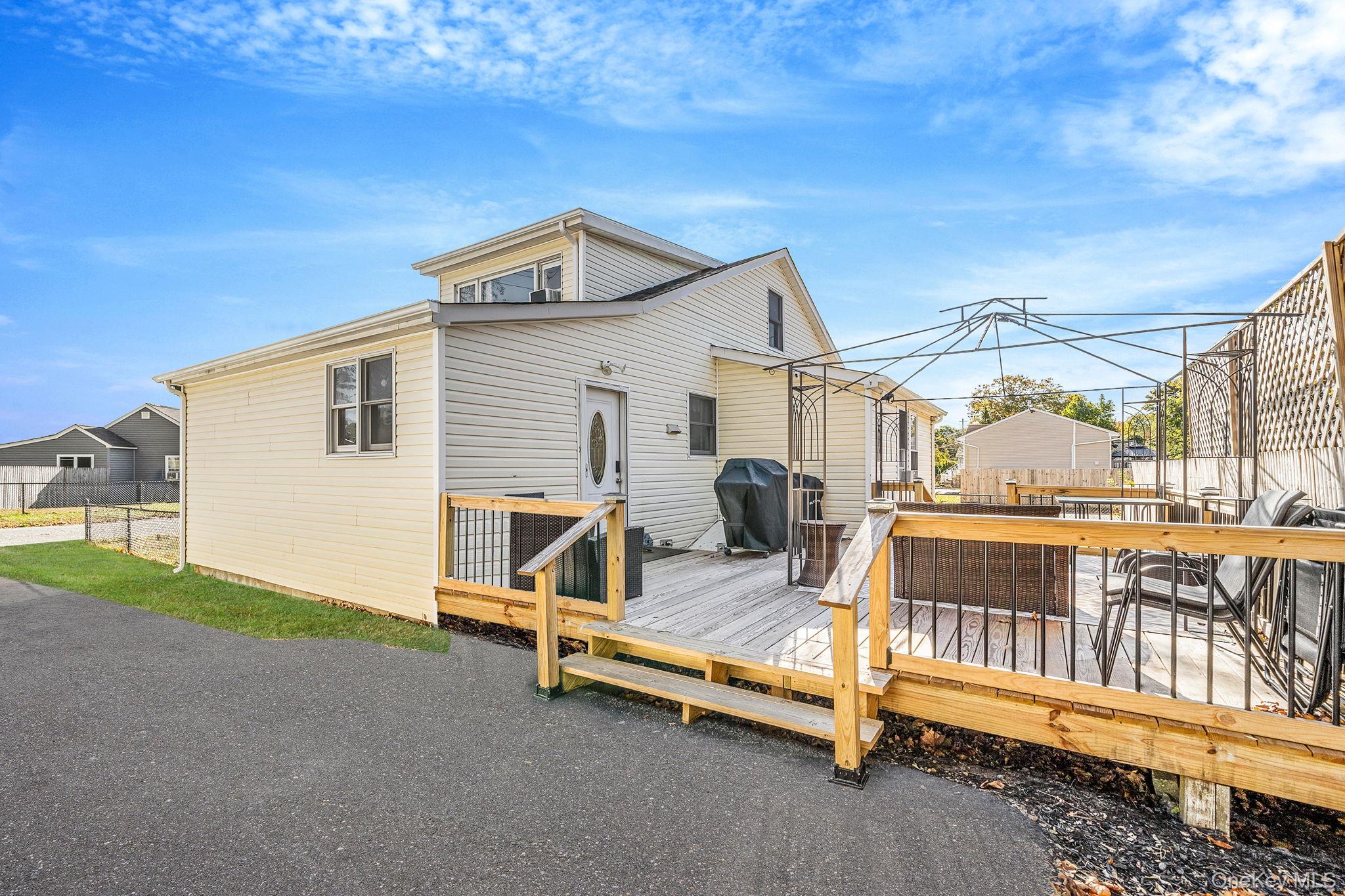 #5 photo, 267 Dogwood Road, Mastic Beach , NY 11951