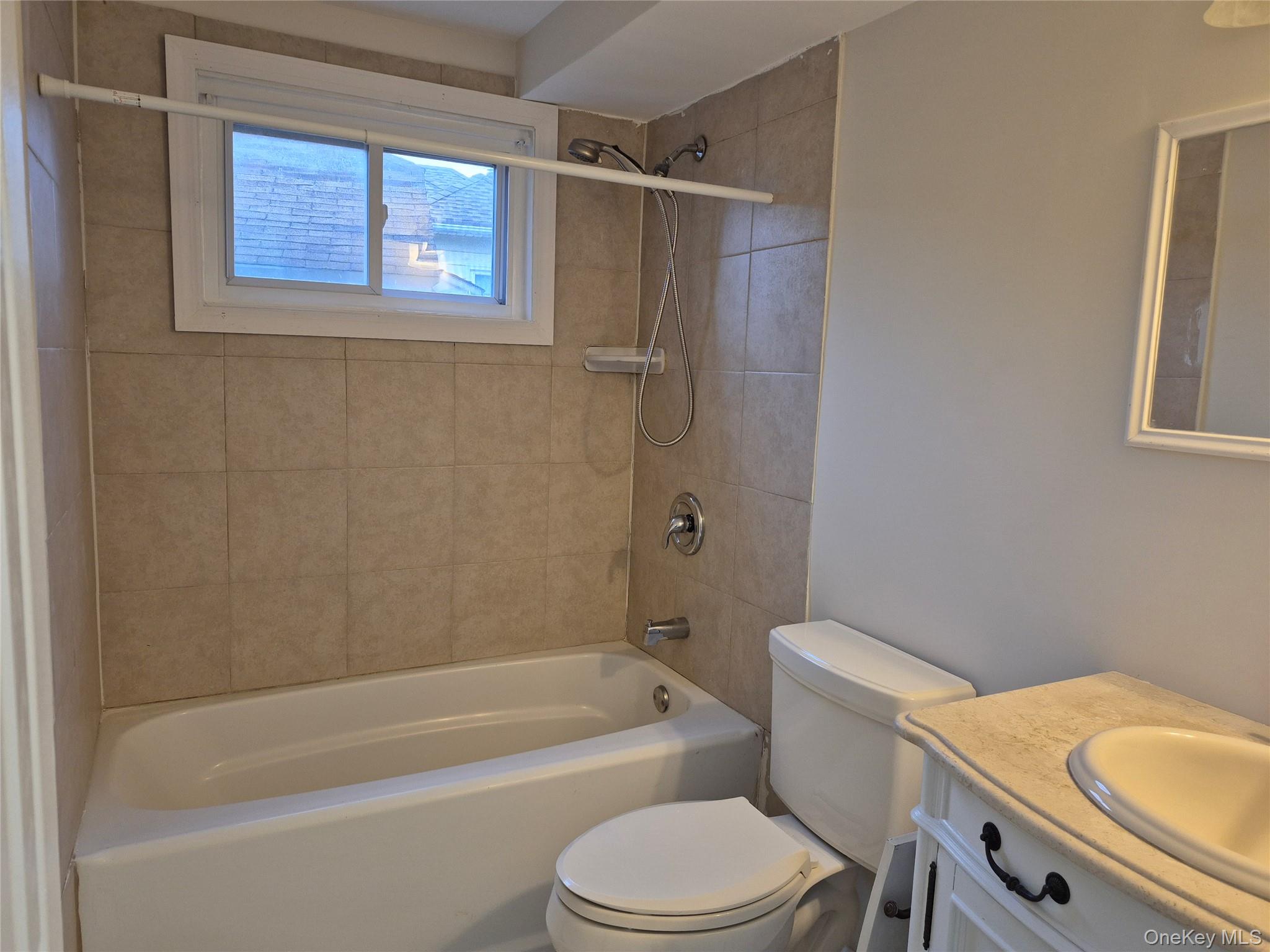 #19 photo, 2030 Washington Street, 長島 Merrick , NY 11566