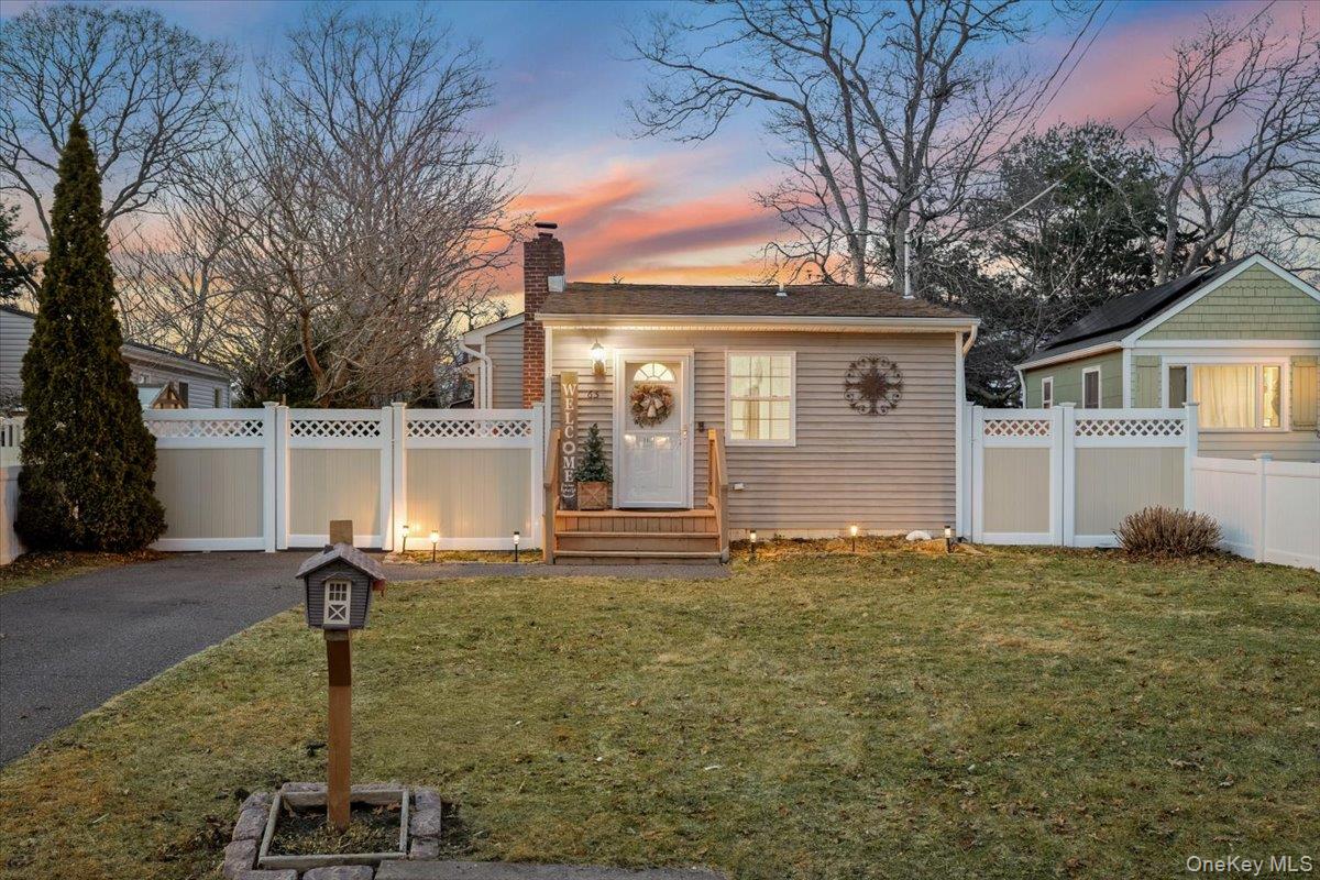 #1 photo, 65 Pearl Avenue, Holtsville , NY 11742