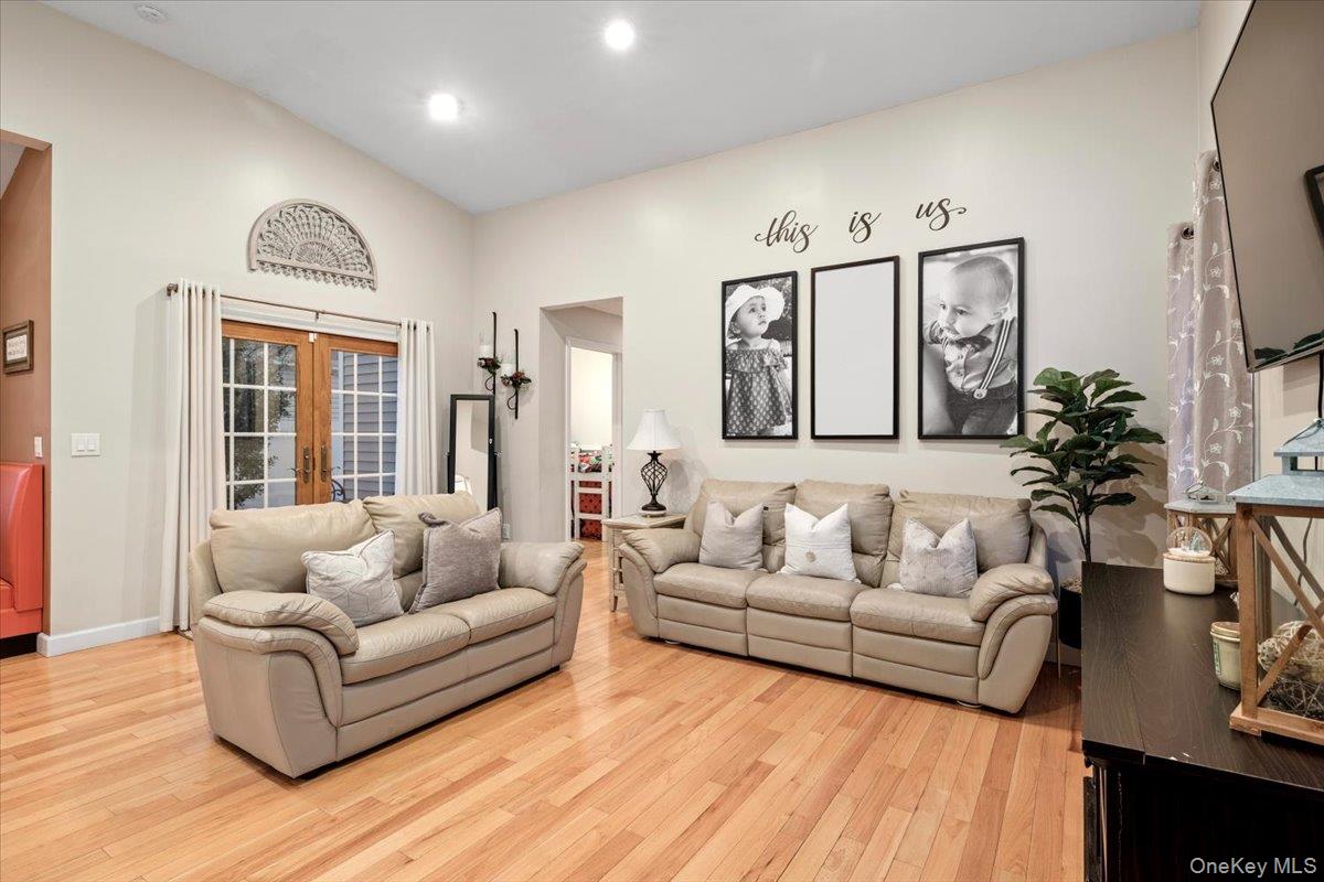 #6 photo, 65 Pearl Avenue, Holtsville , NY 11742