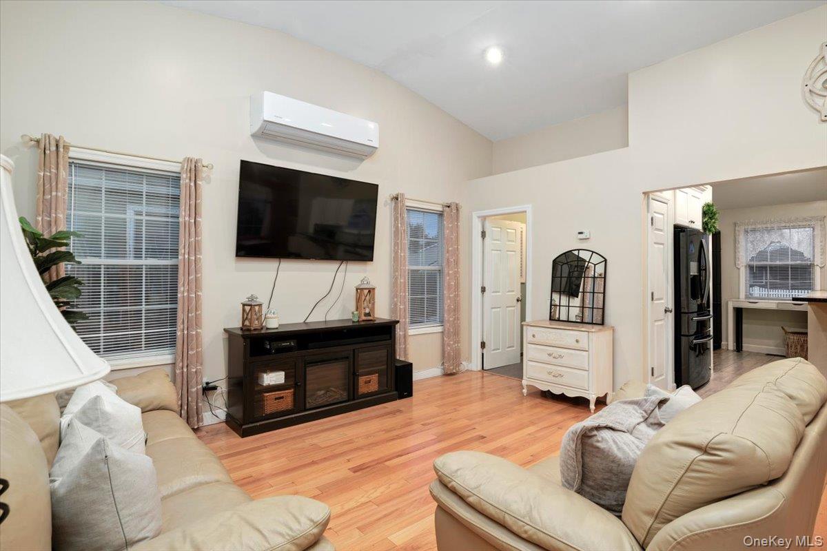 #7 photo, 65 Pearl Avenue, Holtsville , NY 11742