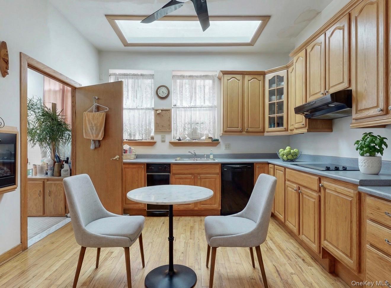 #5 photo, 304 Waverly Avenue, ব্রুকলিন Brooklyn , NY 11205