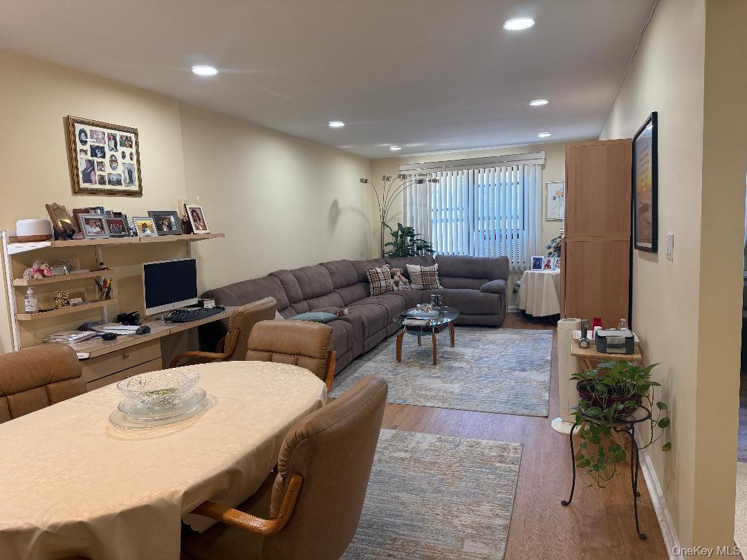 #7 photo, 87-15 204th Street, Hollis , NY 11423