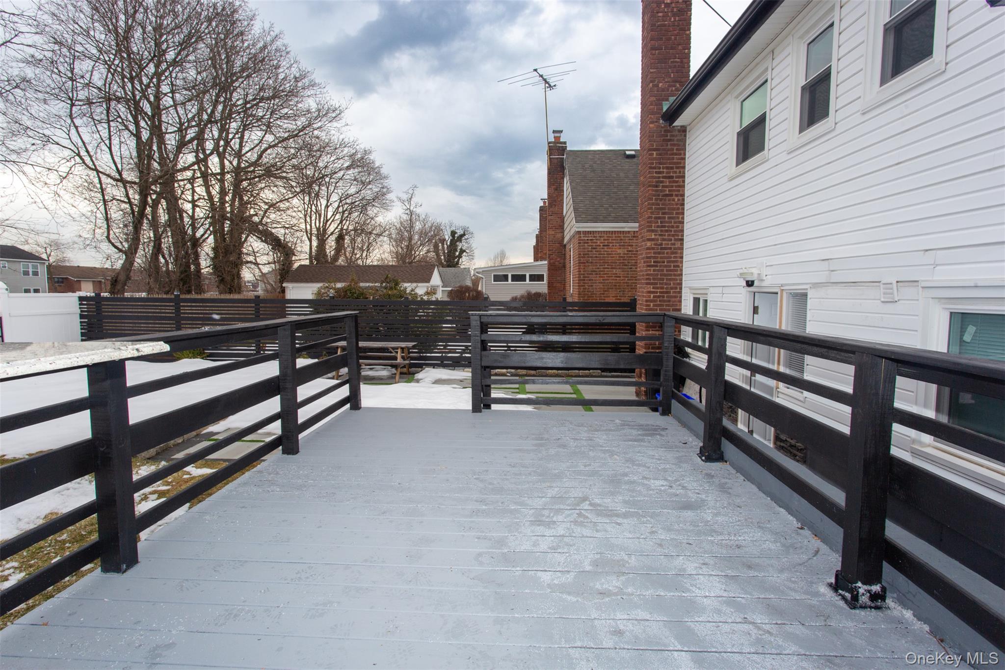 #17 photo, 712 Barnes Avenue, 長島 Baldwin , NY 11510