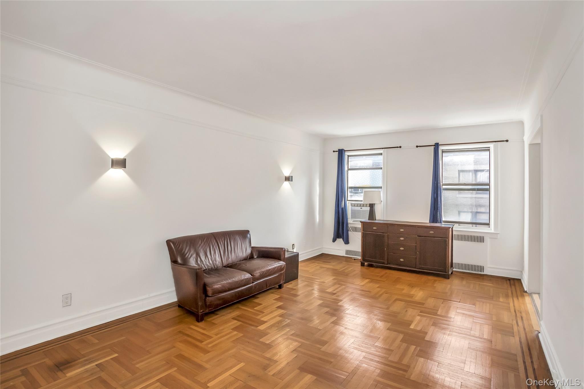 #2 photo, 3540 82nd Street, 皇后區 傑克遜高地 Jackson Heights , NY 11372