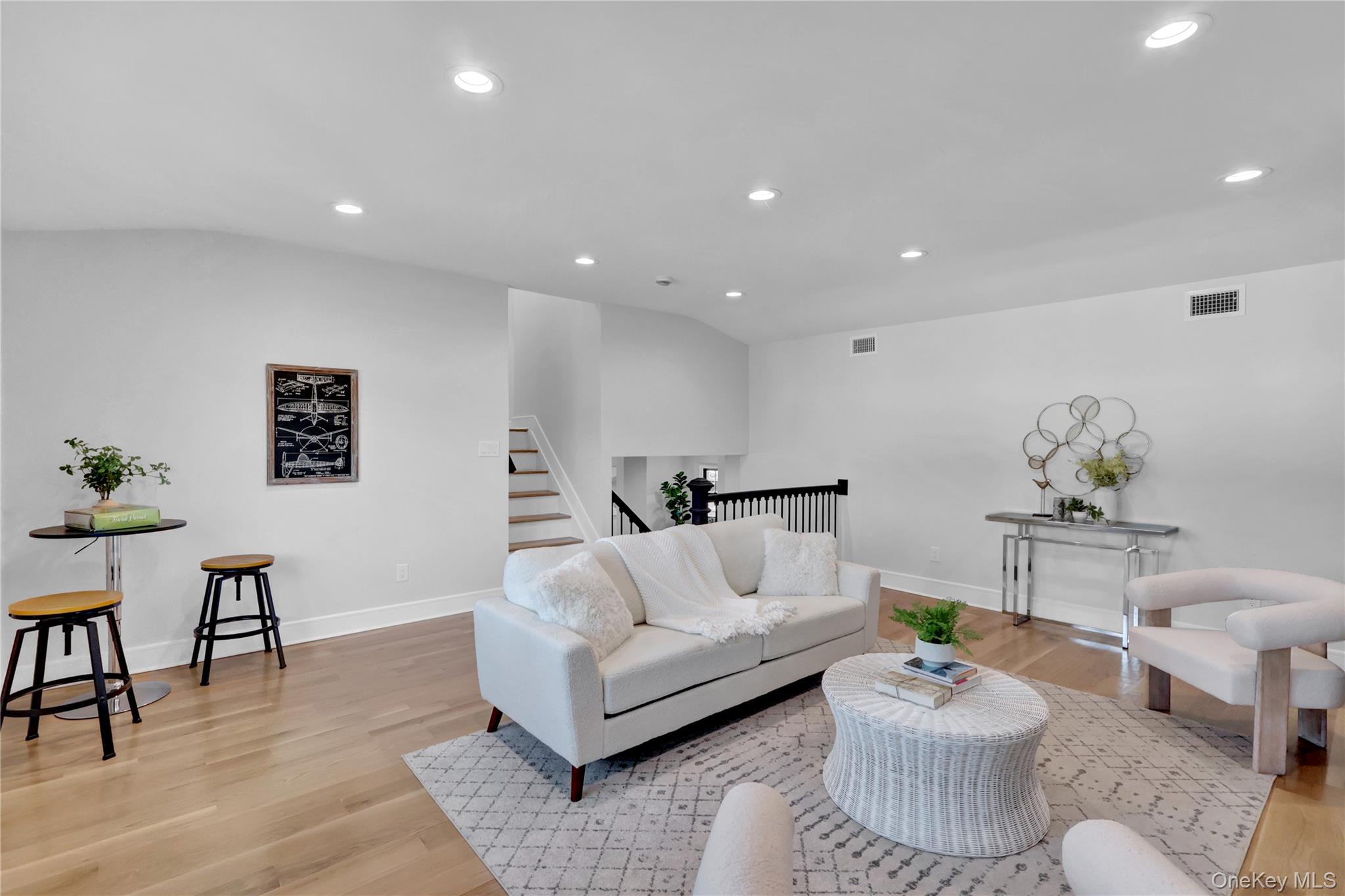 #4 photo, 105 Radcliff Avenue, নাসাউ কাউন্টি Port Washington , NY 11050