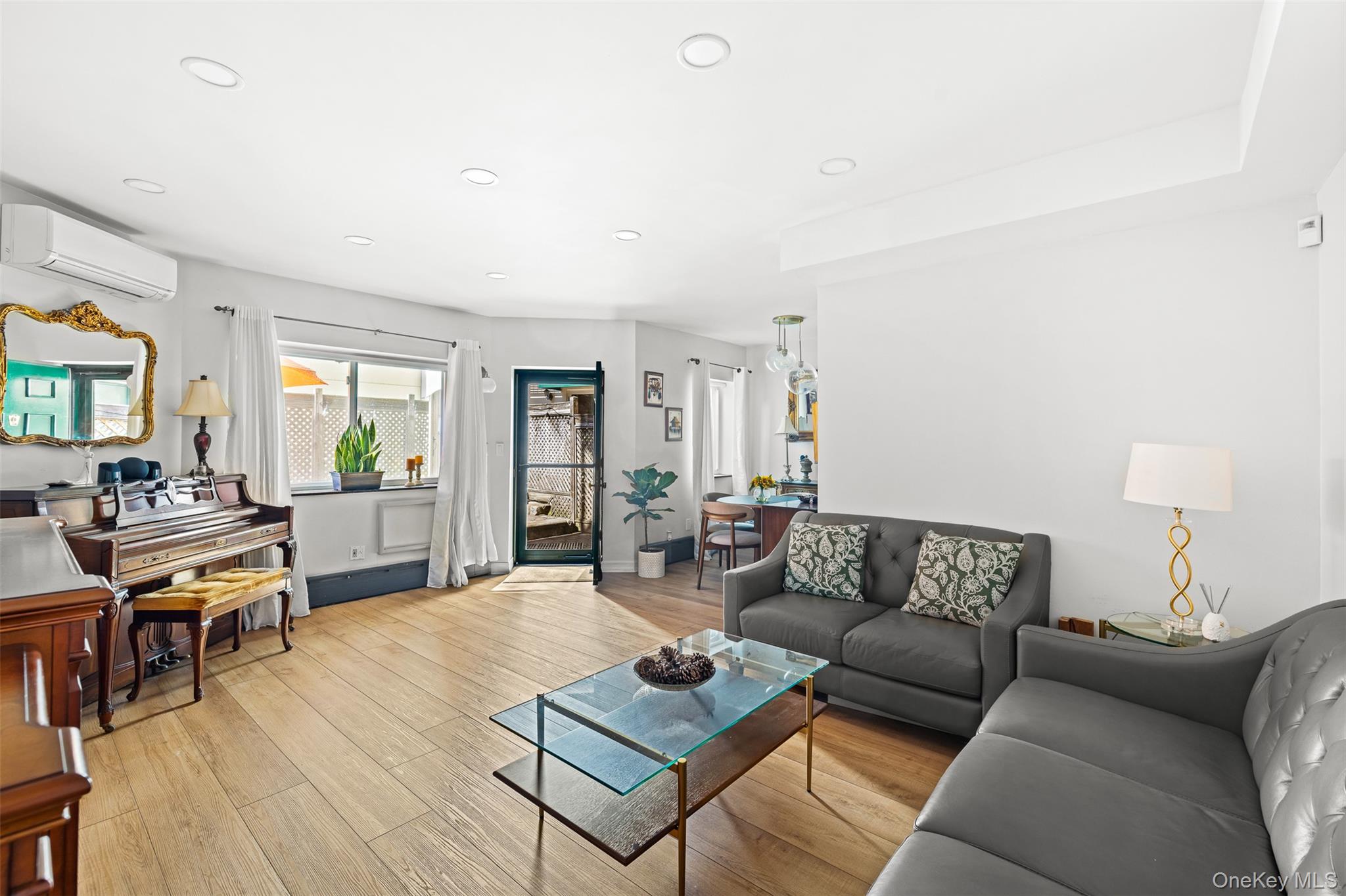 #3 photo, 61-20 71 Avenue, Ridgewood , NY 11385