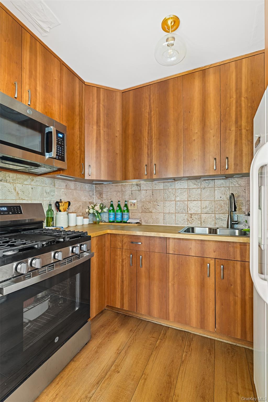 #5 photo, 61-20 71 Avenue, Ridgewood , NY 11385