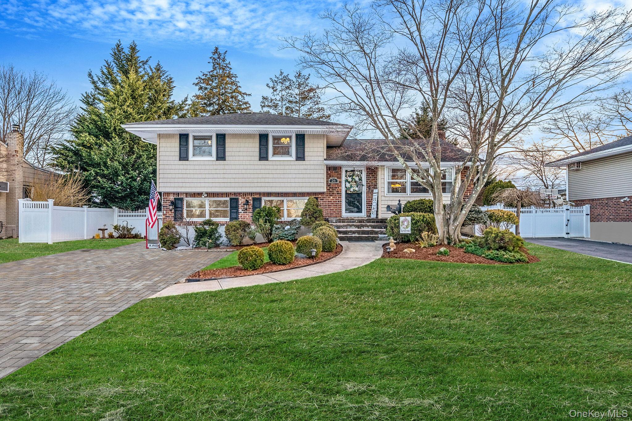 #1 photo, 26 Whitebirch Lane, 東長島 康马克 Commack , NY 11725