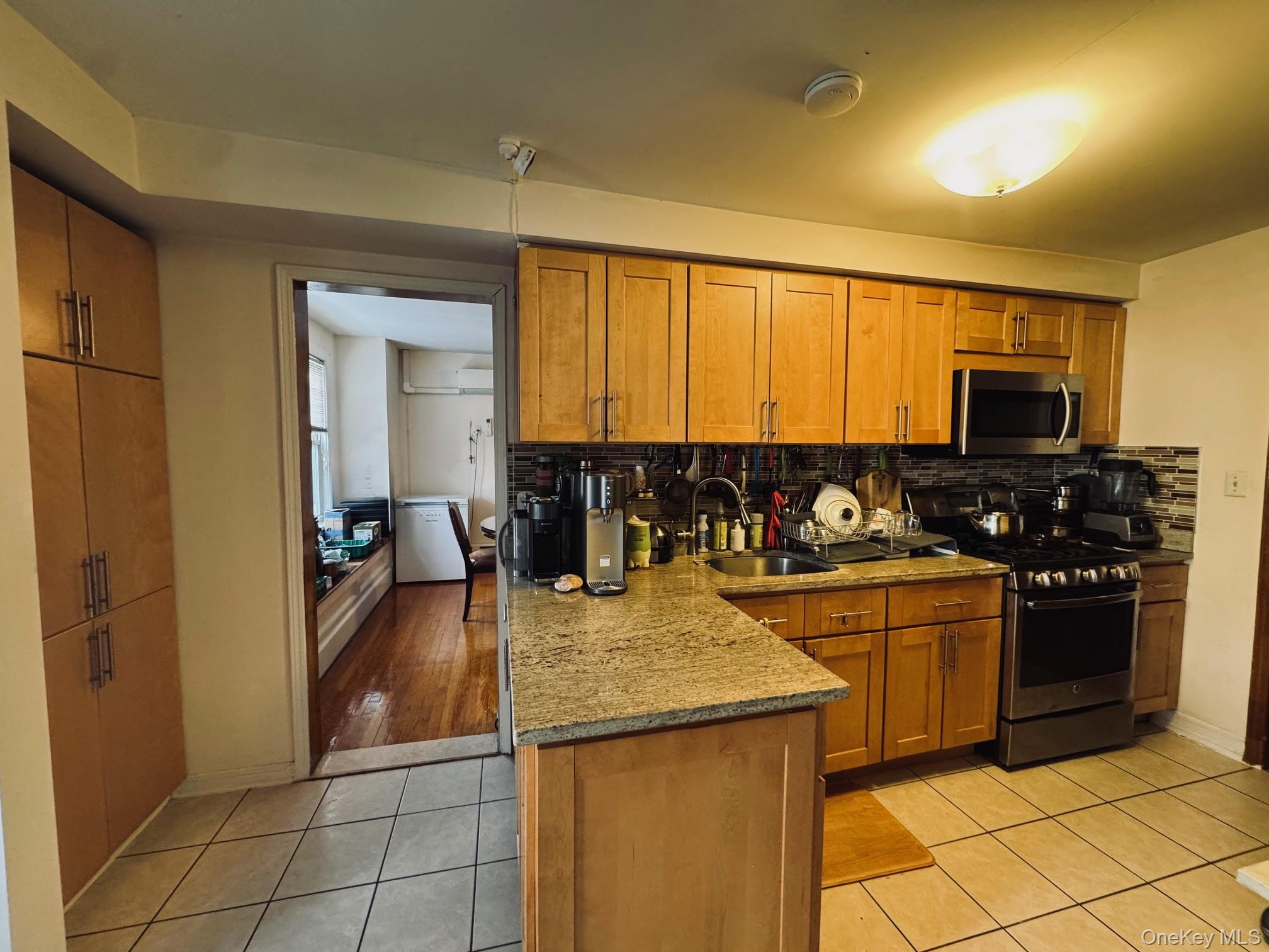 #10 photo, 4012 166th Street, Flushing , NY 11358