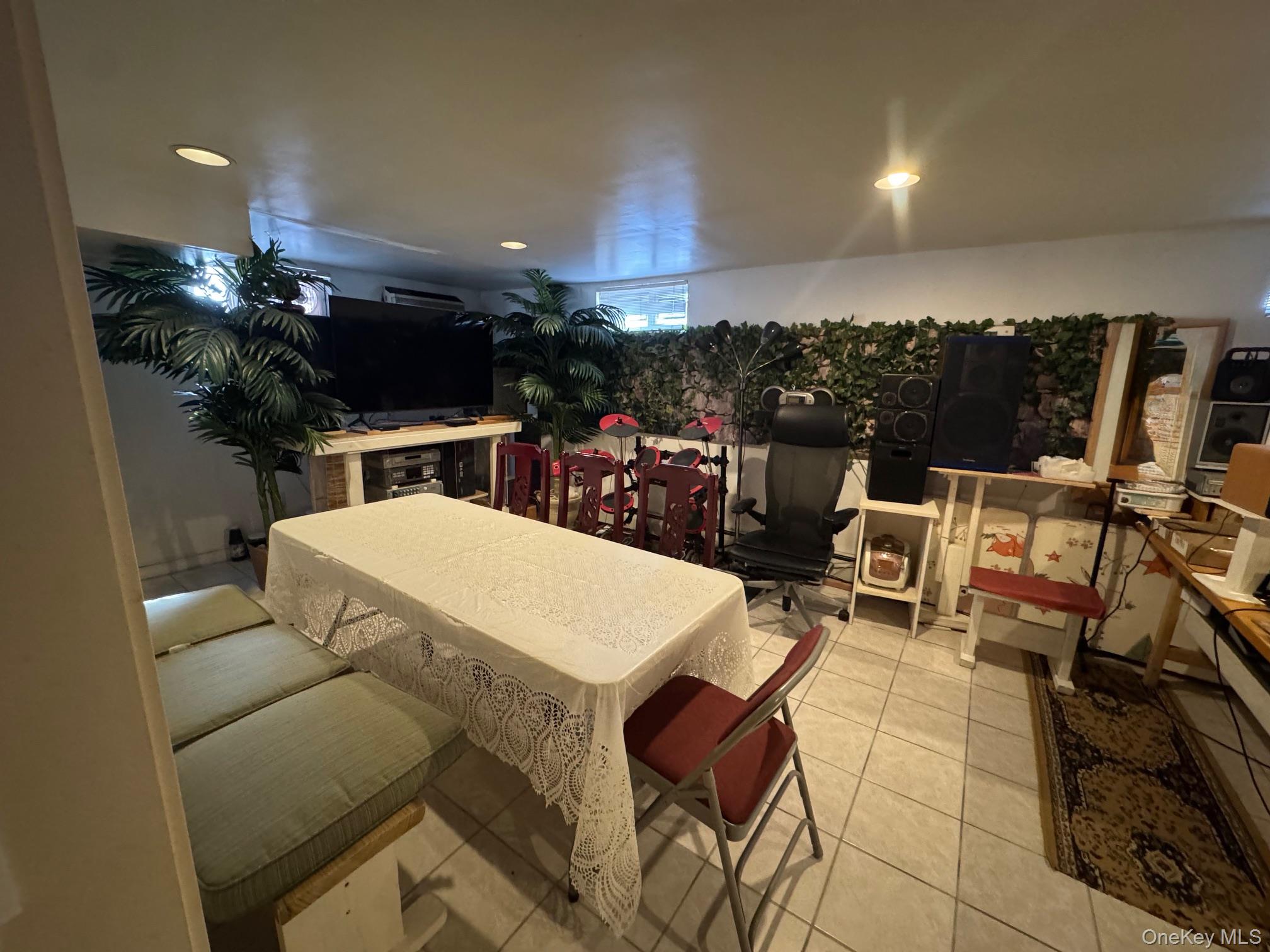 #17 photo, 4012 166th Street, Flushing , NY 11358