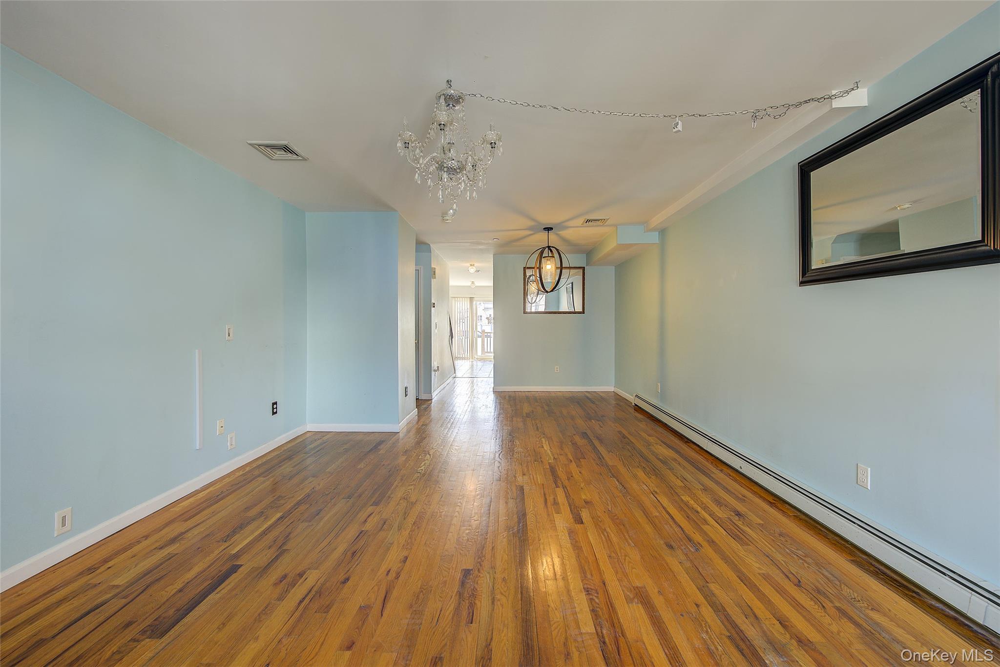 #2 photo, 3102 Richmond Terrace, جزيرة ستاتن Staten Island , NY 10303