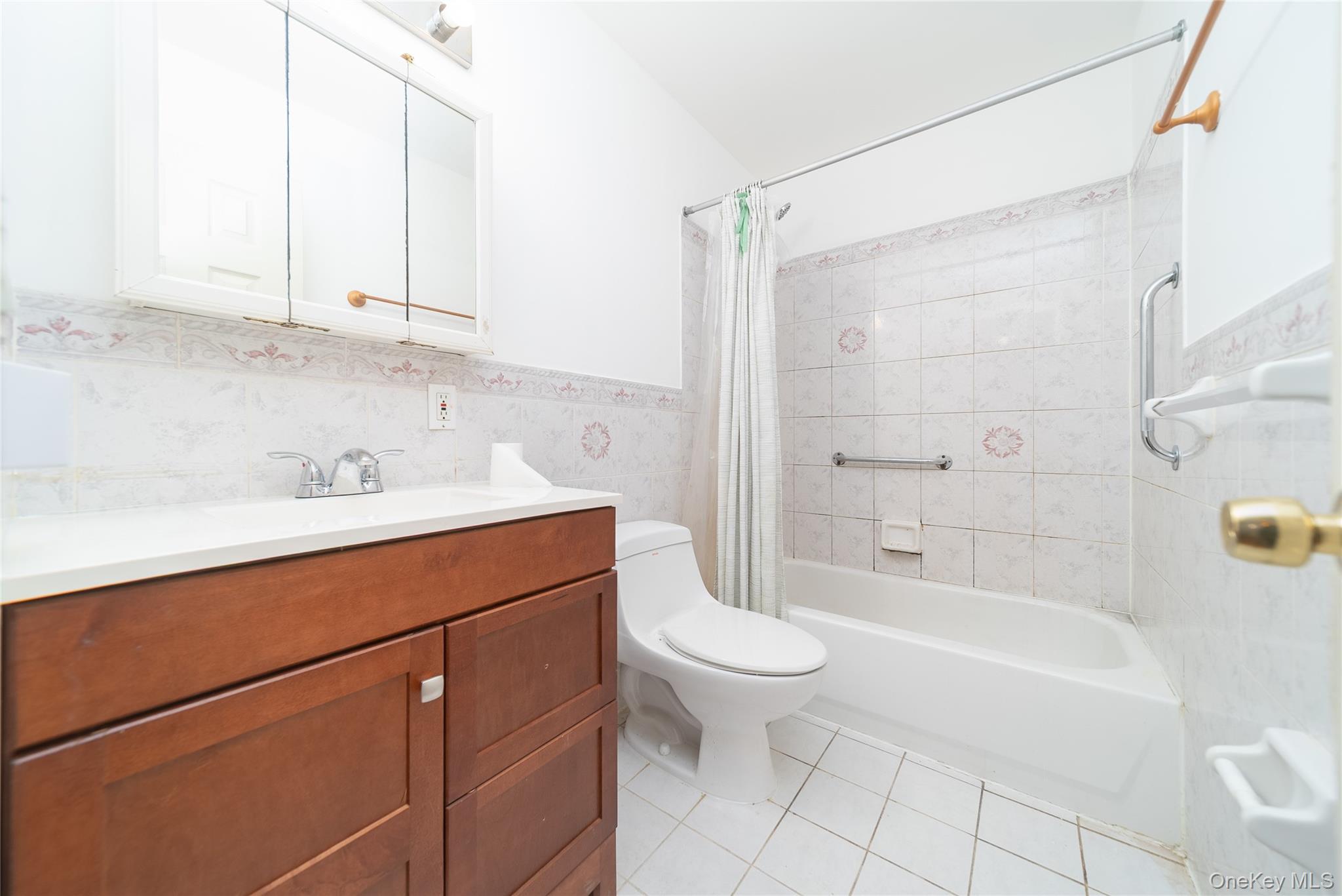 #13 photo, 8716 Palo Alto Street, Hollis , NY 11423