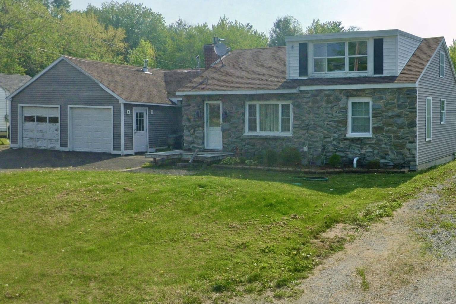 #1 photo, 1349 Midline Road, Amsterdam , NY 12010