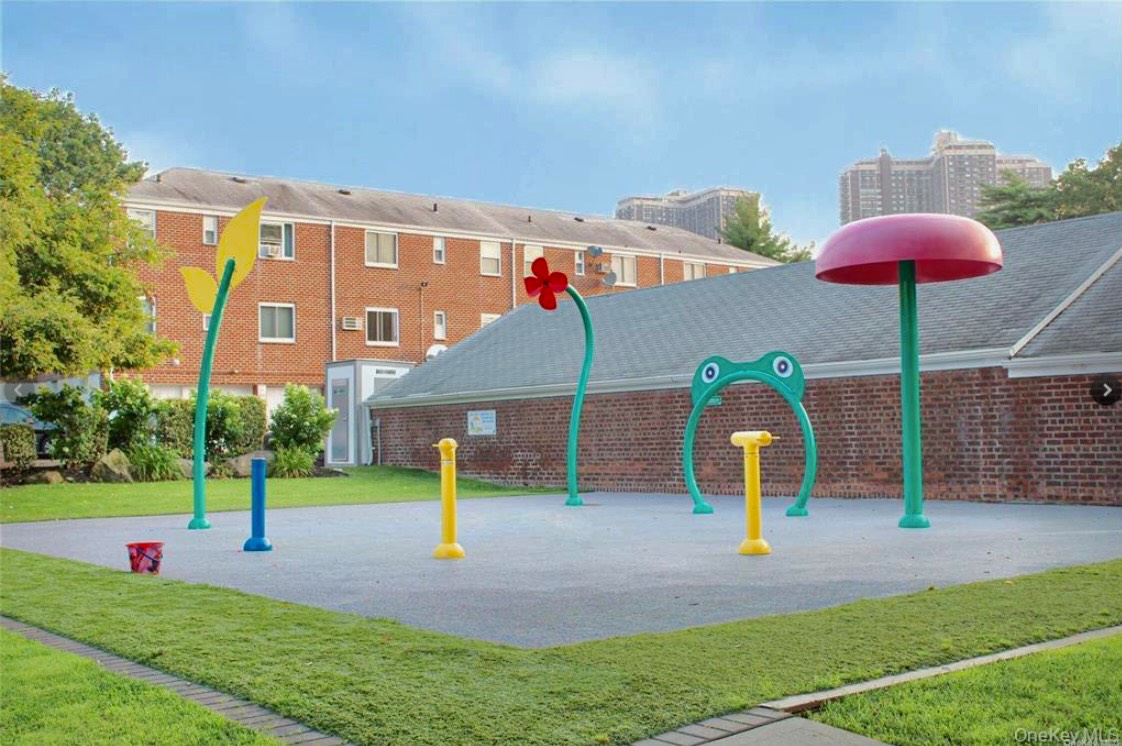 #22 photo, 255-55 75th Ave., #GV31, Glen Oaks , NY 11004