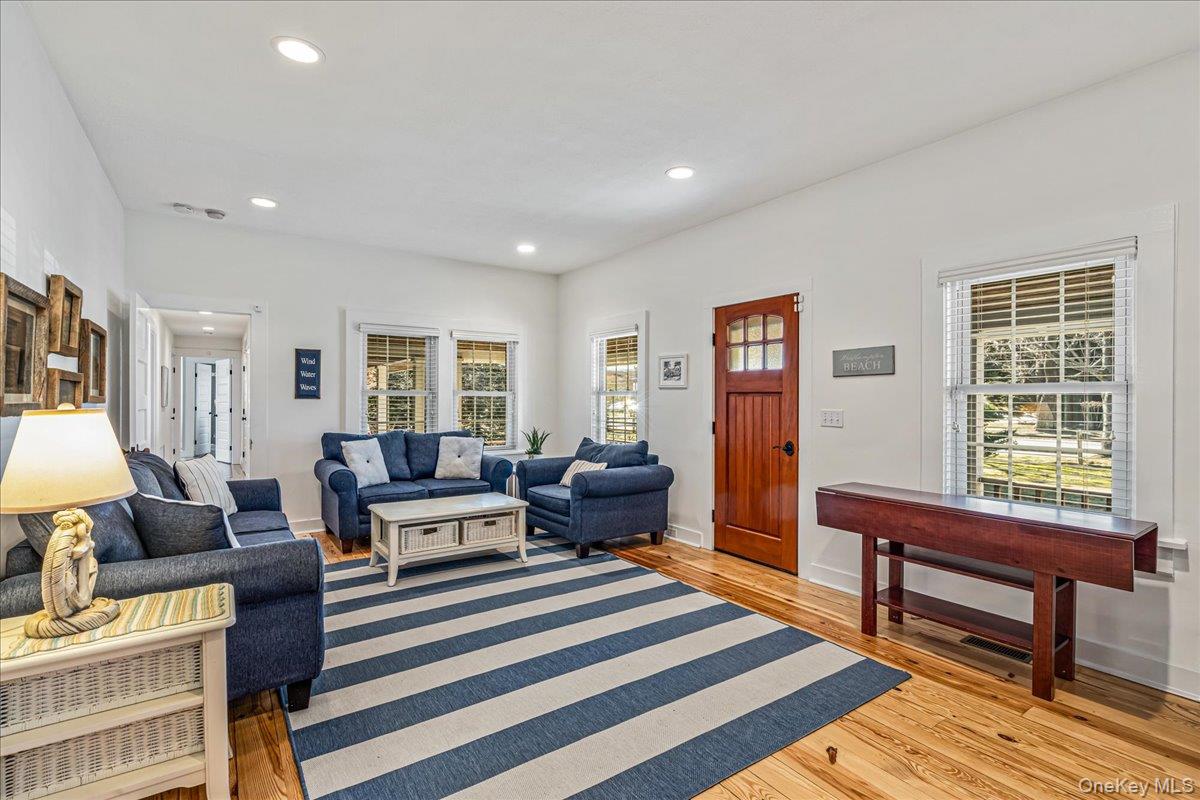 #3 photo, 60 Lilac Road, מחוז סאפוק Westhampton Beach , NY 11978