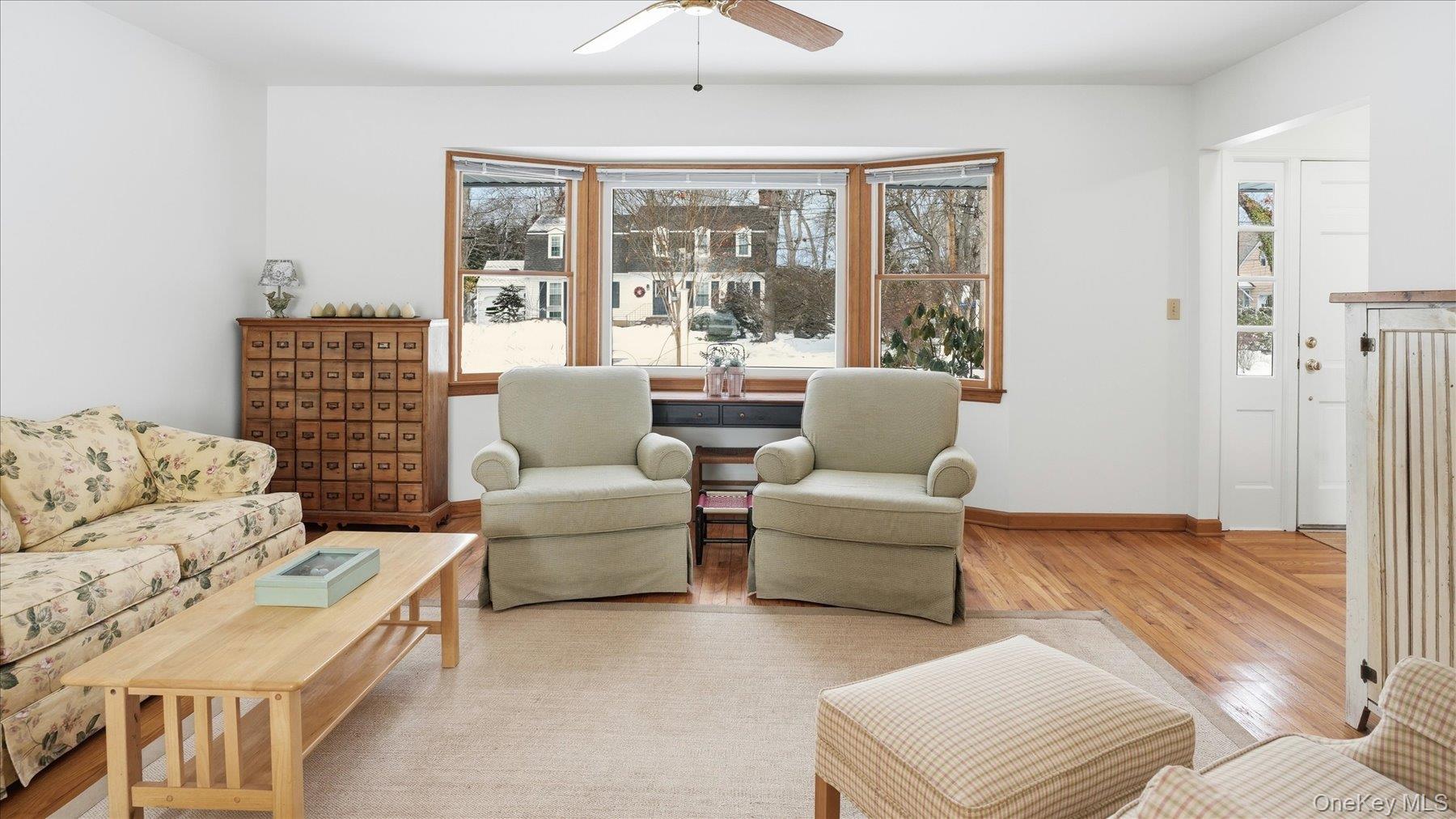 #8 photo, 55 Leafy Way, Aquebogue , NY 11931